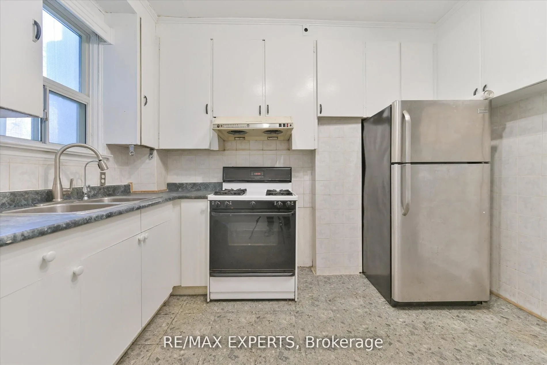 18 Barton Avenue
