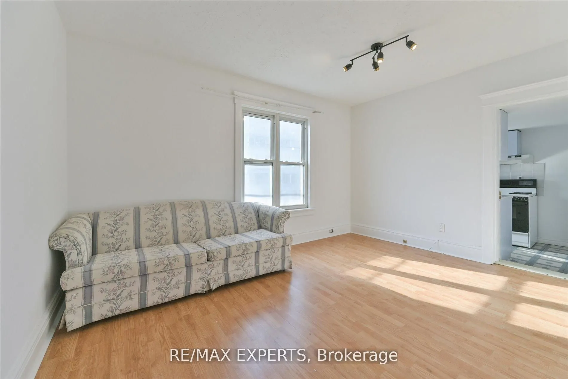 18 Barton Avenue