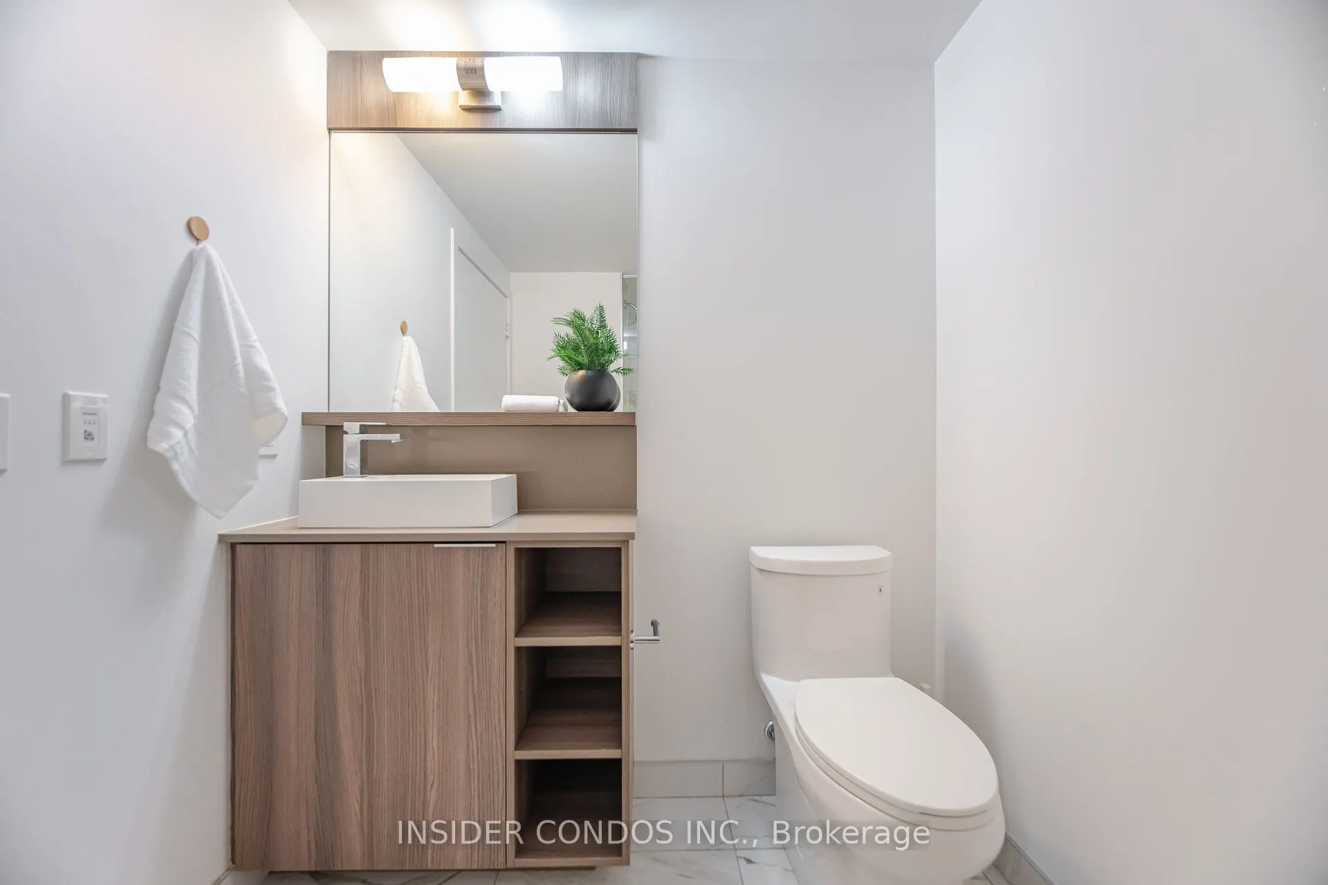 85 Wood Street, #4016