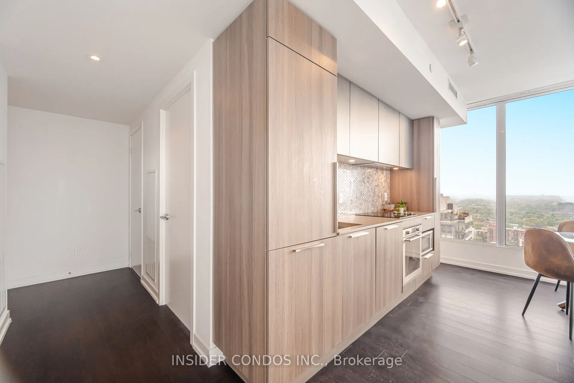 85 Wood Street, #4016