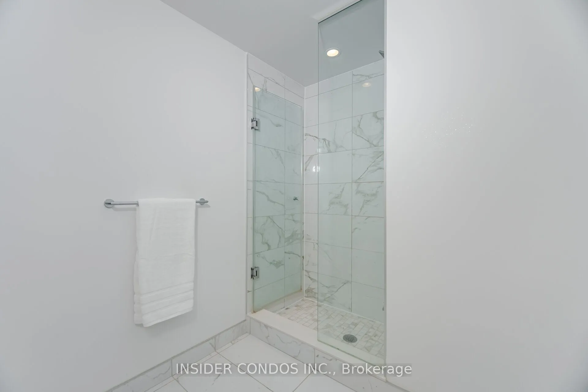 85 Wood Street, #4016