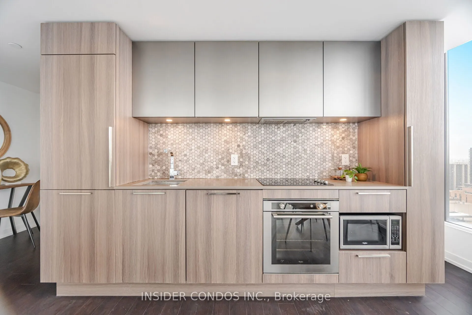 85 Wood Street, #4016