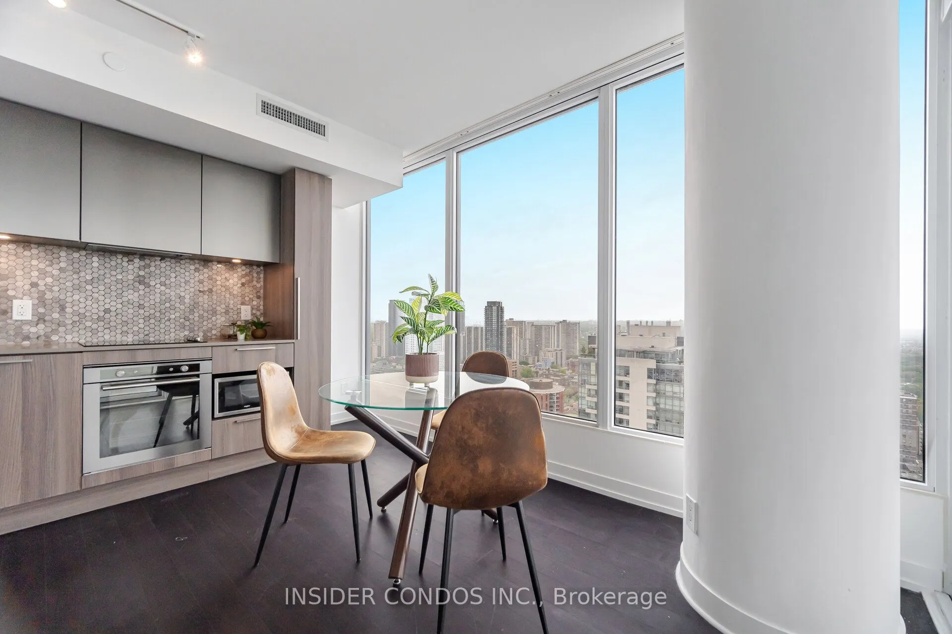 85 Wood Street, #4016