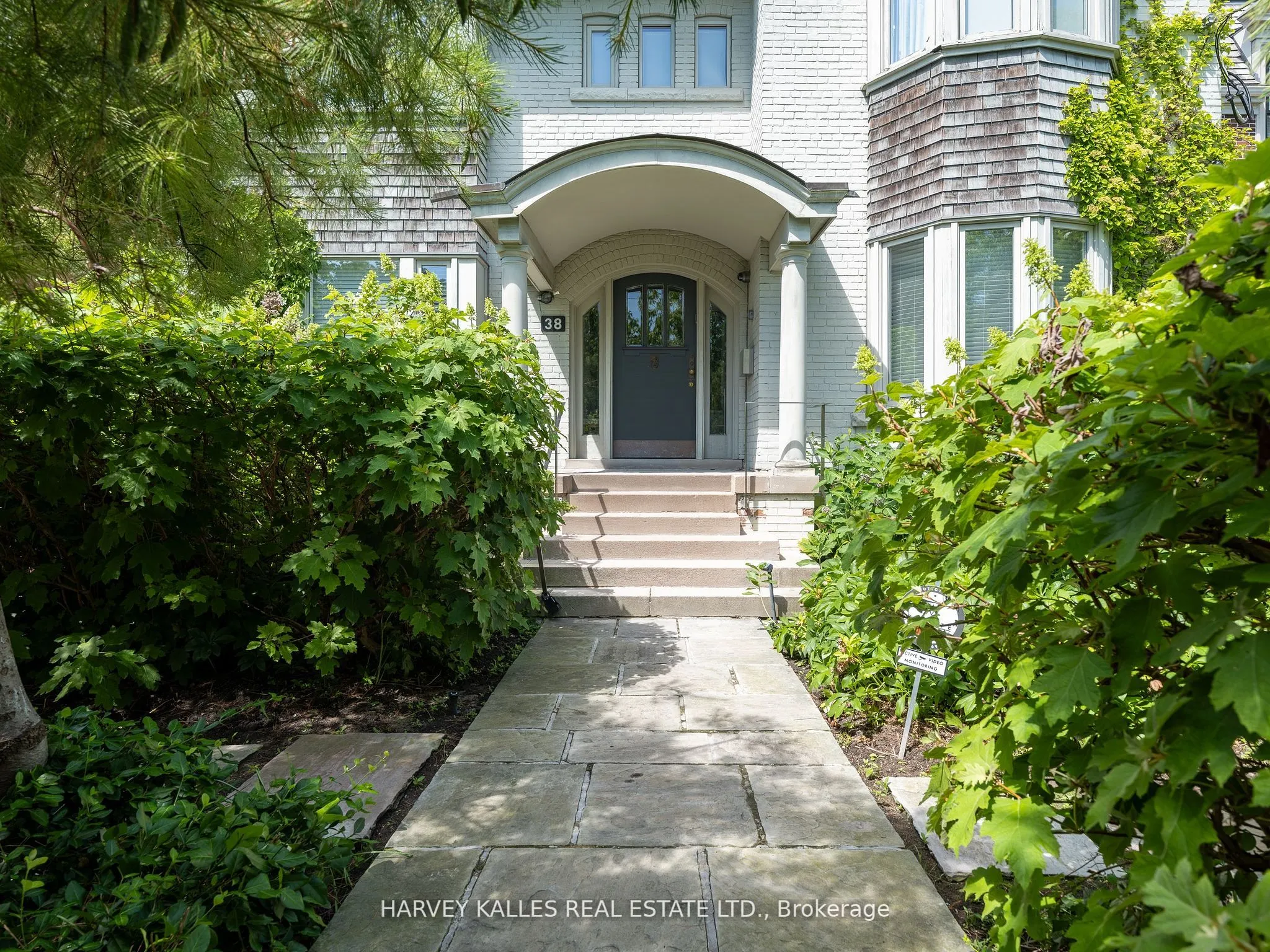 38 Dunvegan Road