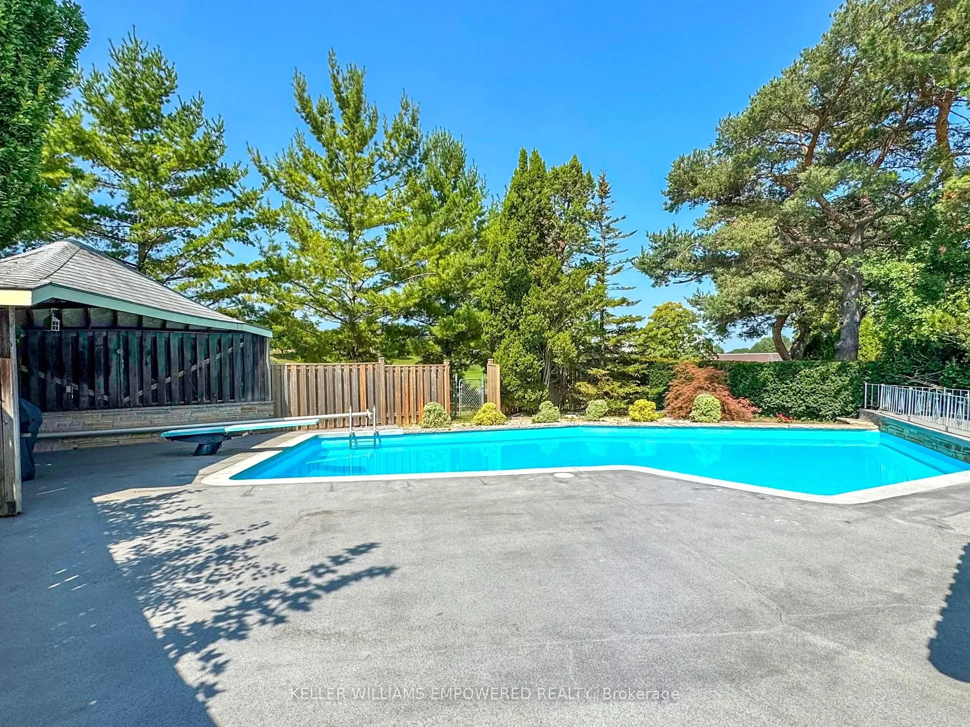 694 Conacher Drive