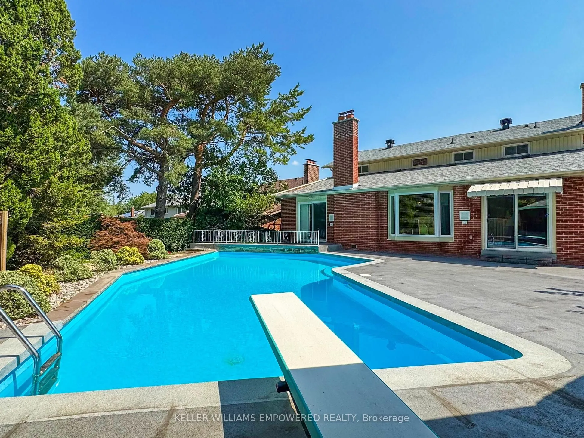 694 Conacher Drive