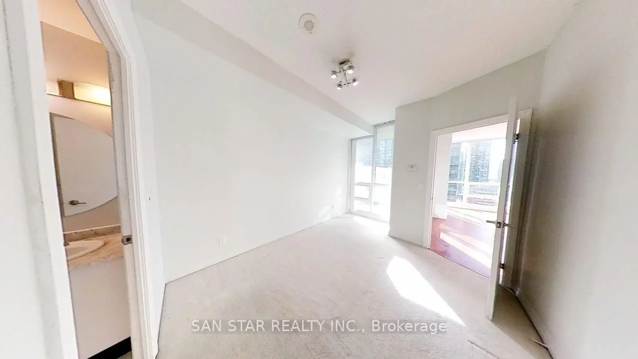 16 Yonge Street, #2201