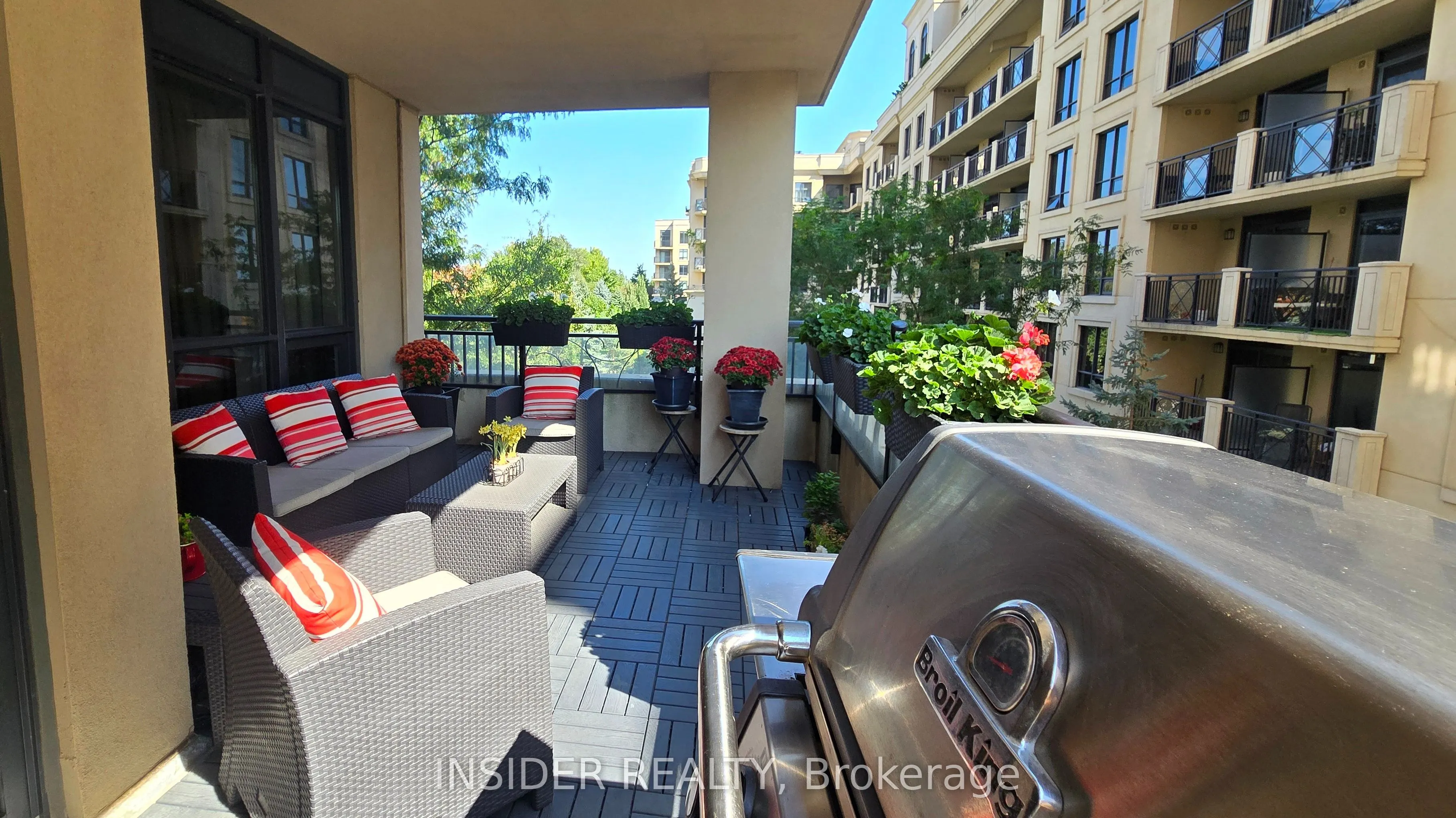 660 Sheppard Avenue E, #305