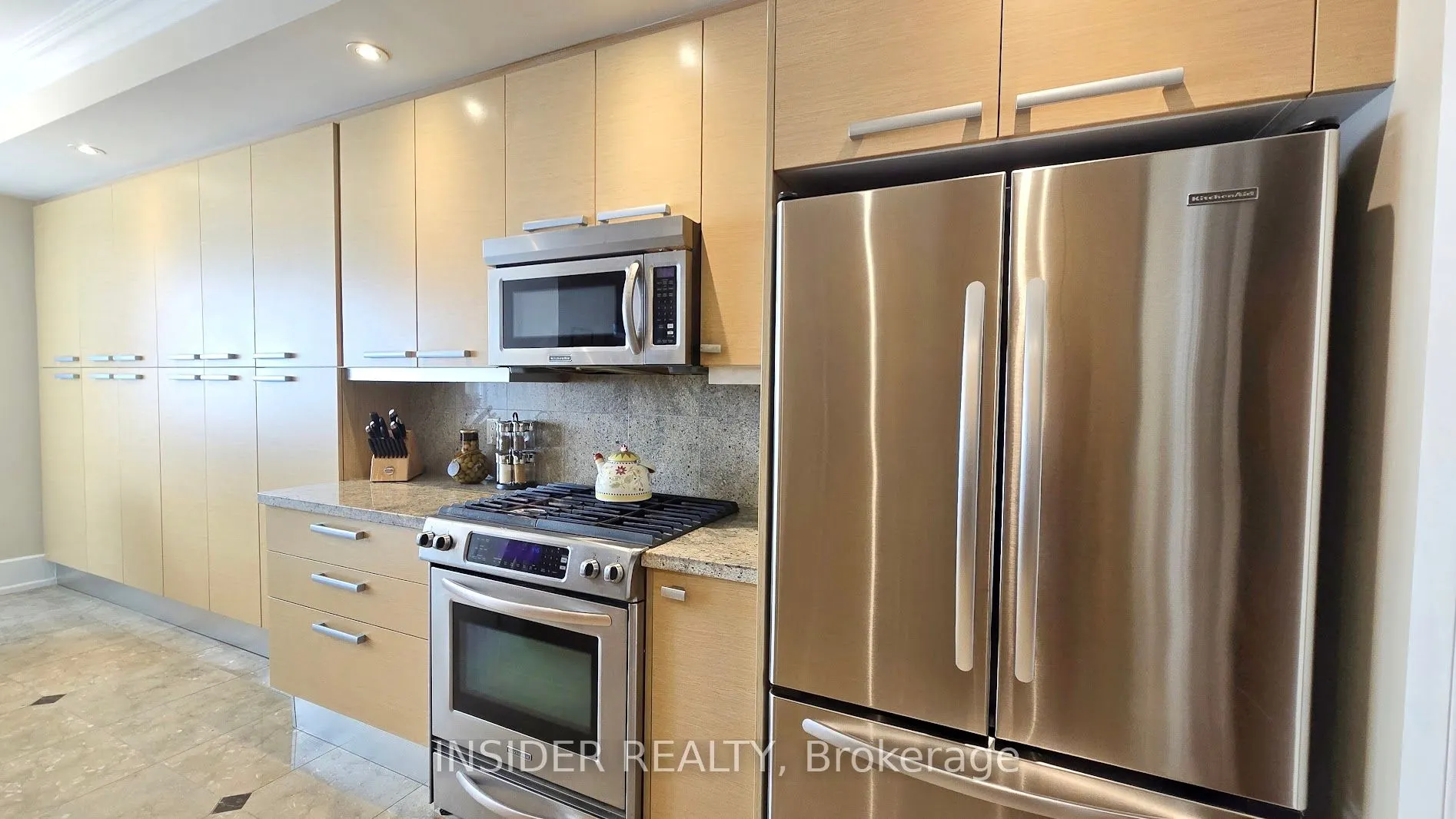 660 Sheppard Avenue E, #305