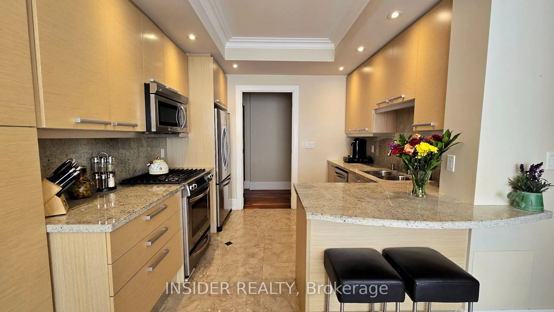 660 Sheppard Avenue E, #305
