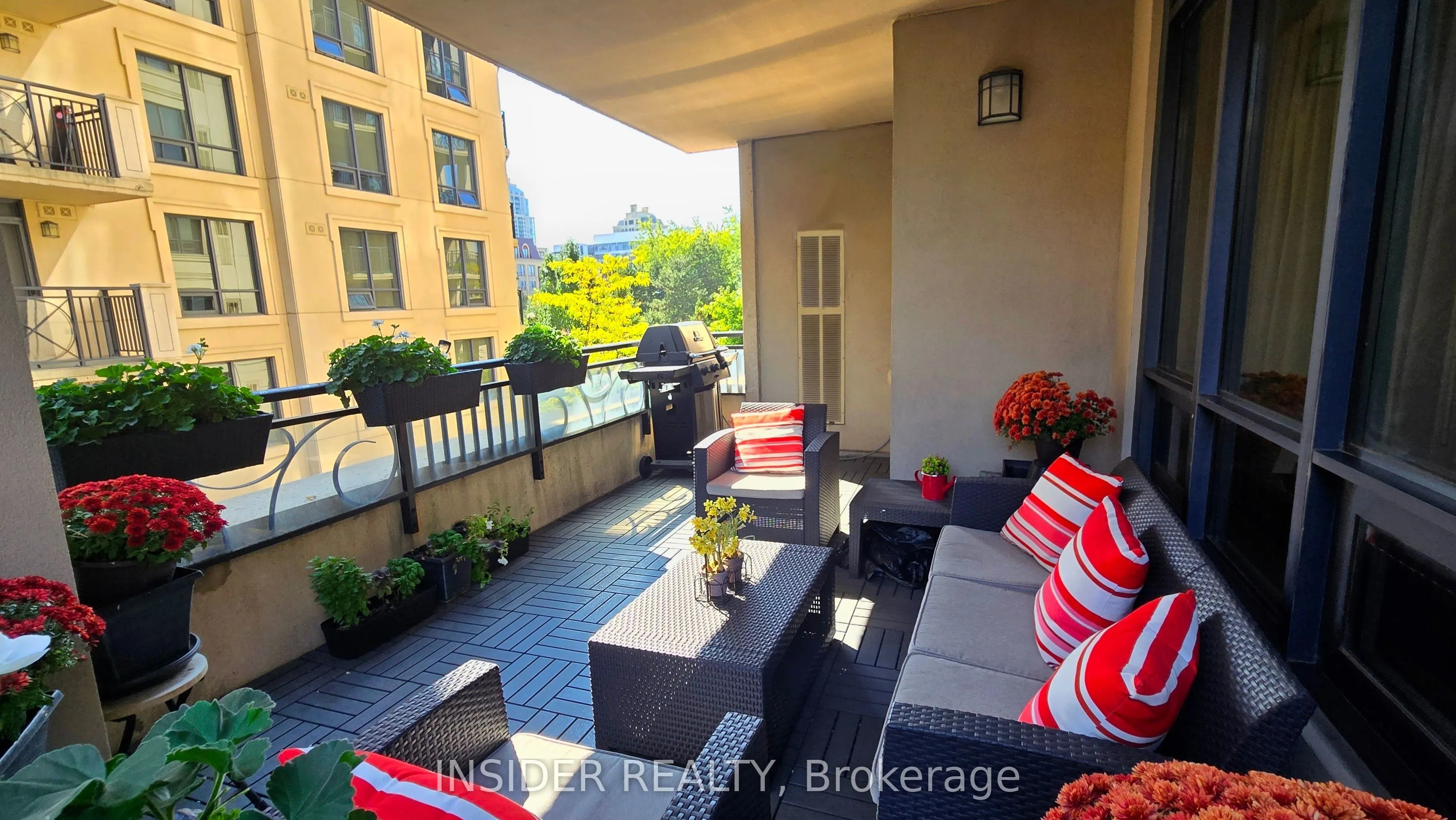 660 Sheppard Avenue E, #305