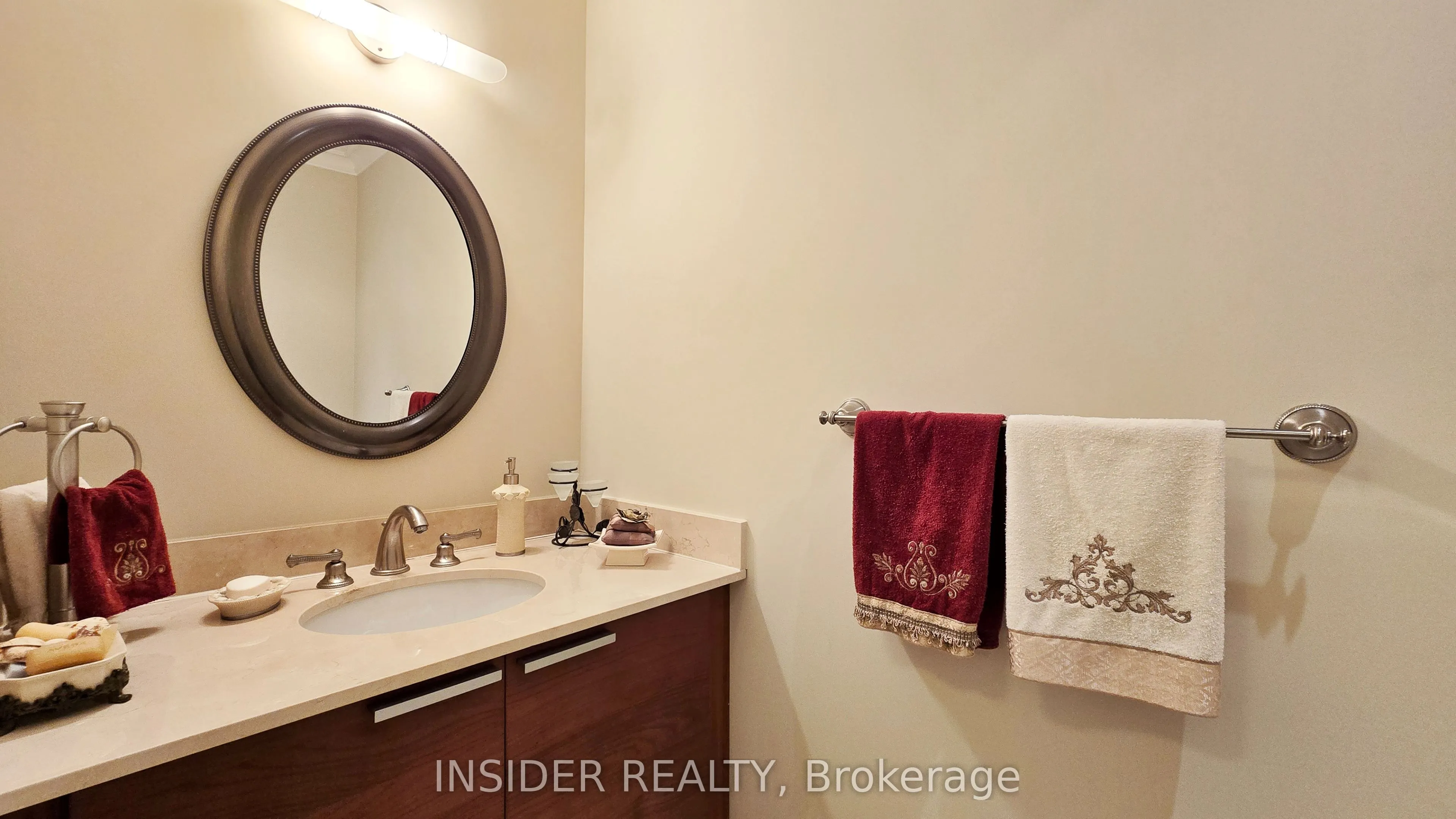 660 Sheppard Avenue E, #305