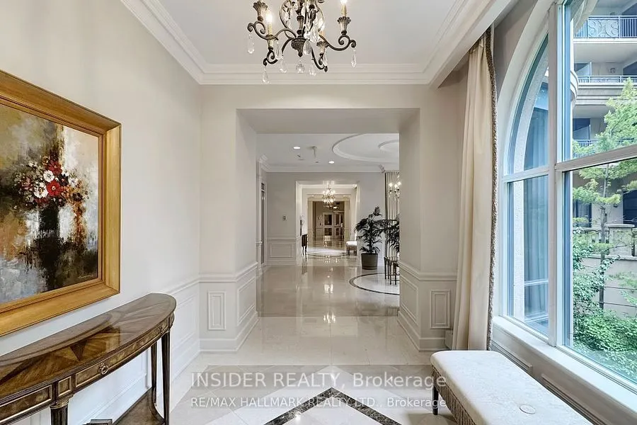 660 Sheppard Avenue E, #305