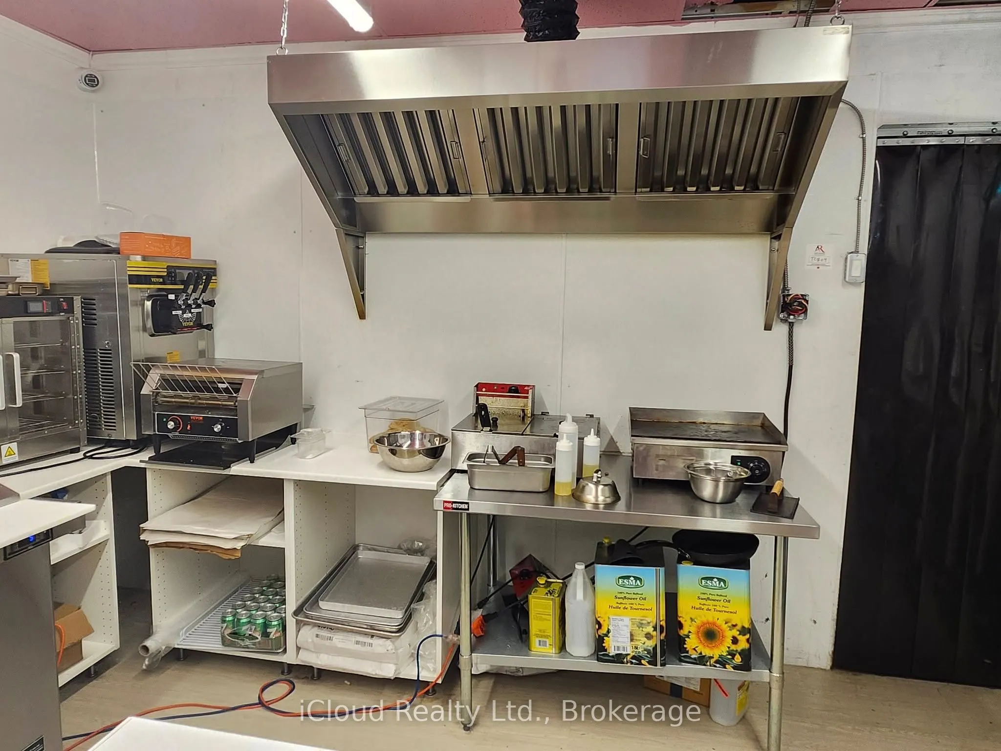 993 Bloor Street W