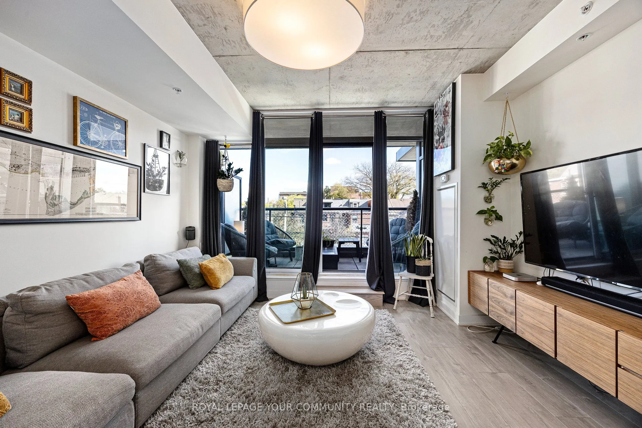 109 Ossington Avenue, #216
