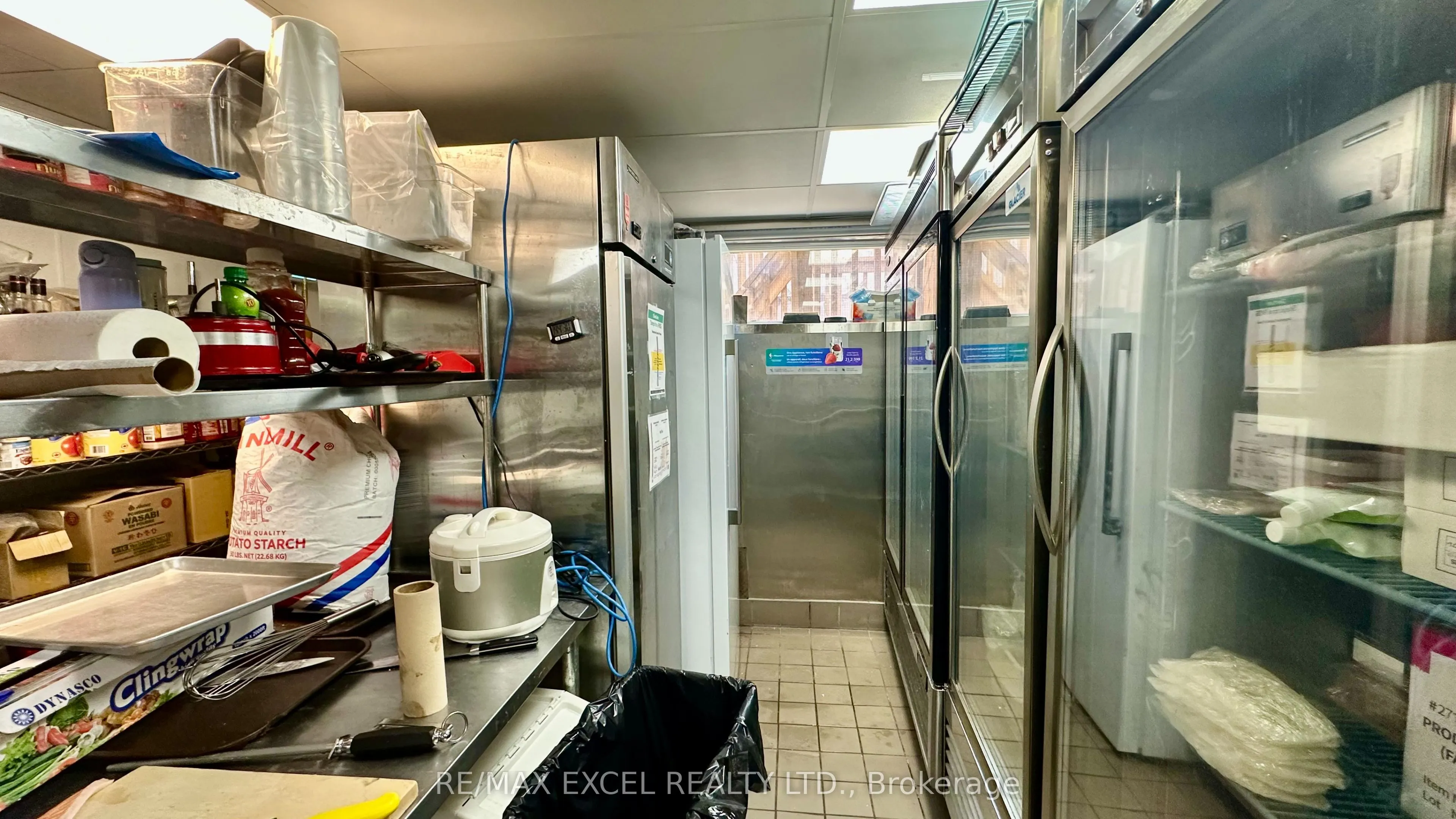 285 Dundas Street W