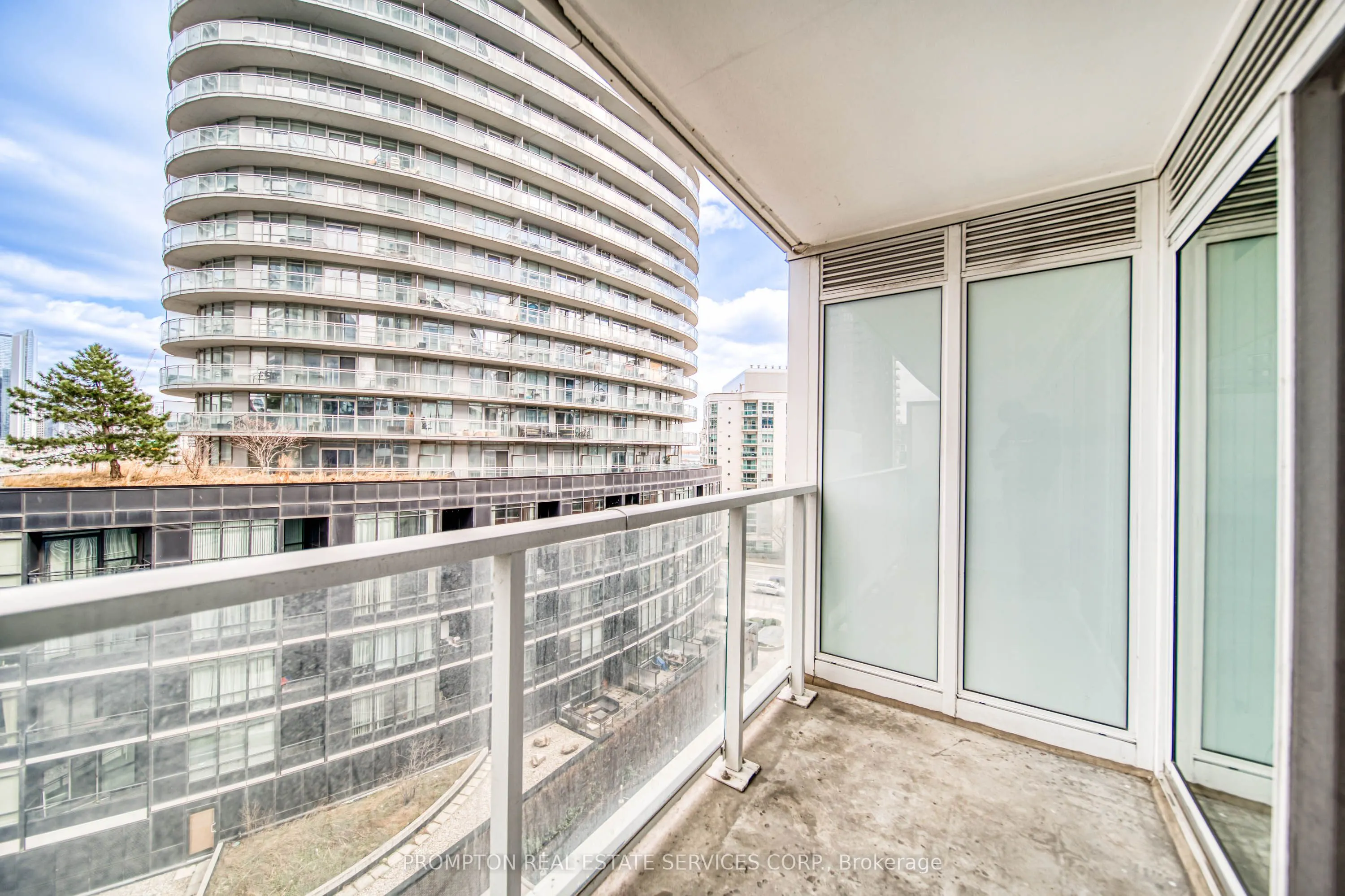 17 Bathurst Street, #612