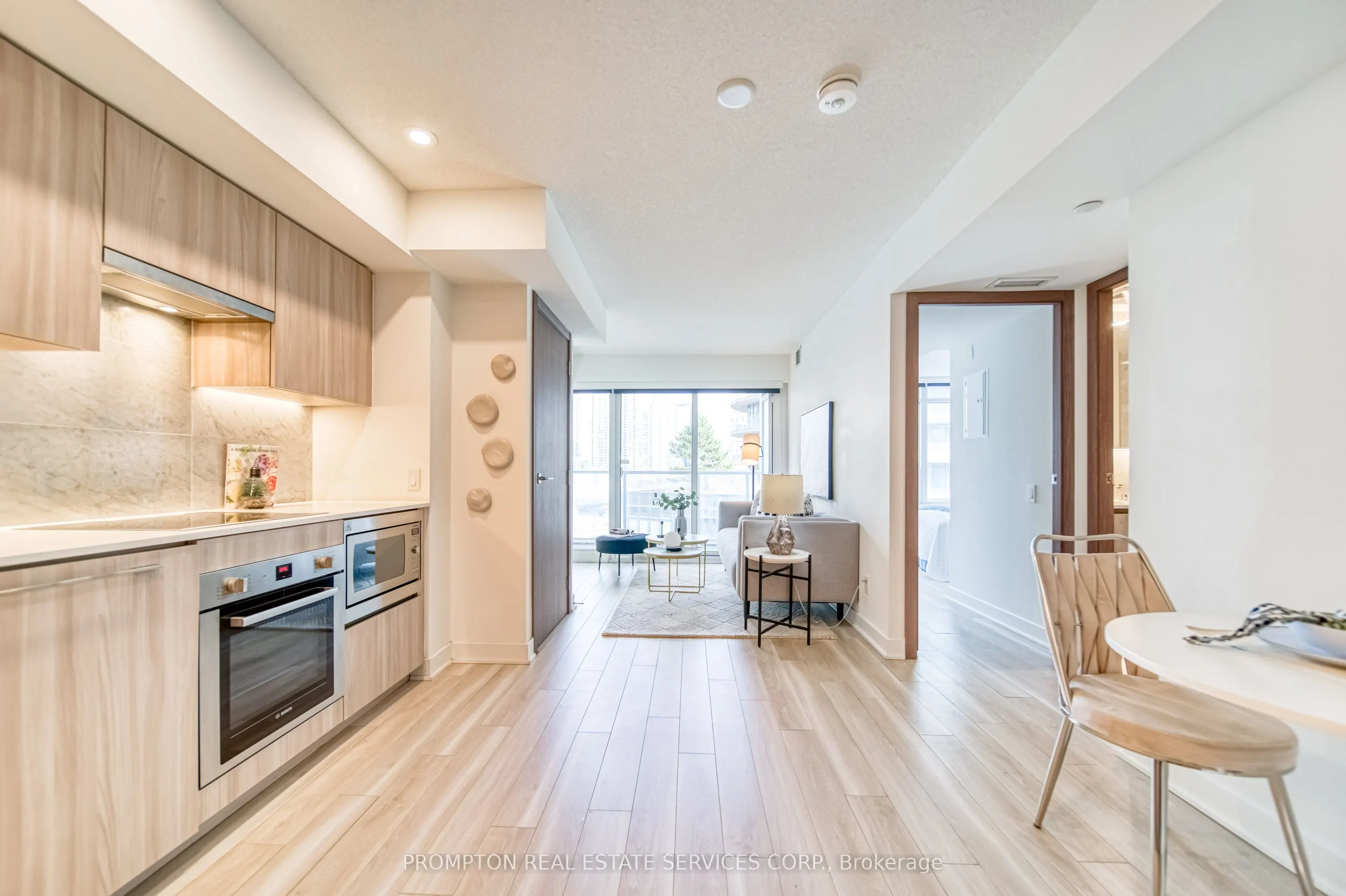 17 Bathurst Street, #612