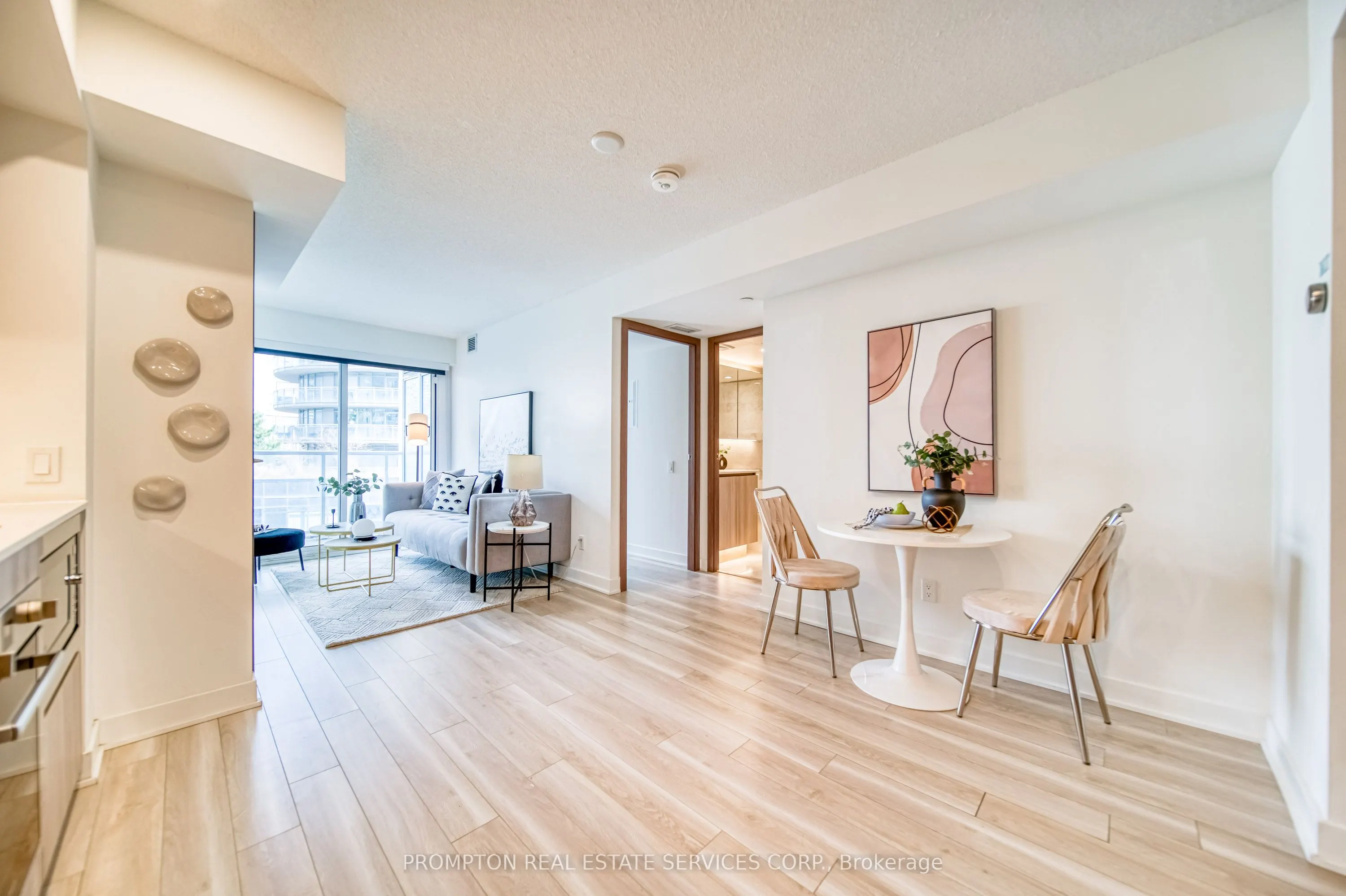 17 Bathurst Street, #612