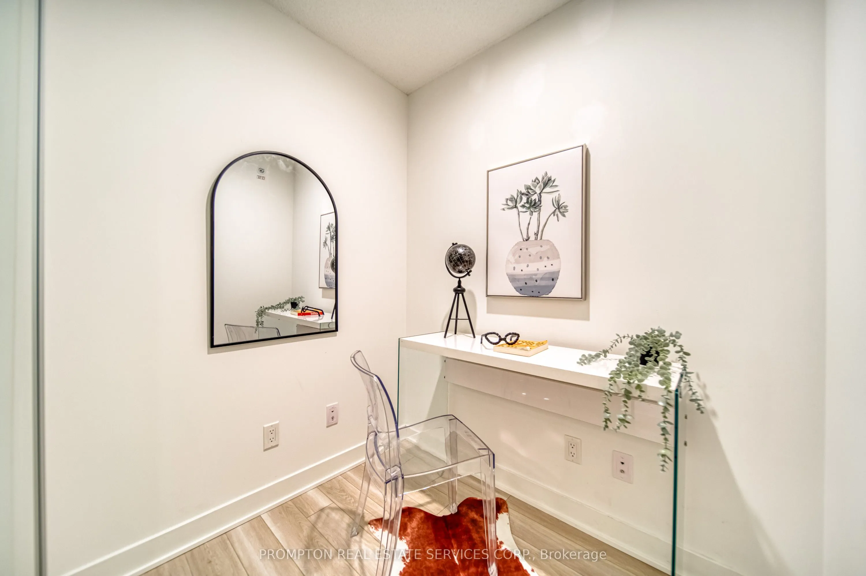 17 Bathurst Street, #612