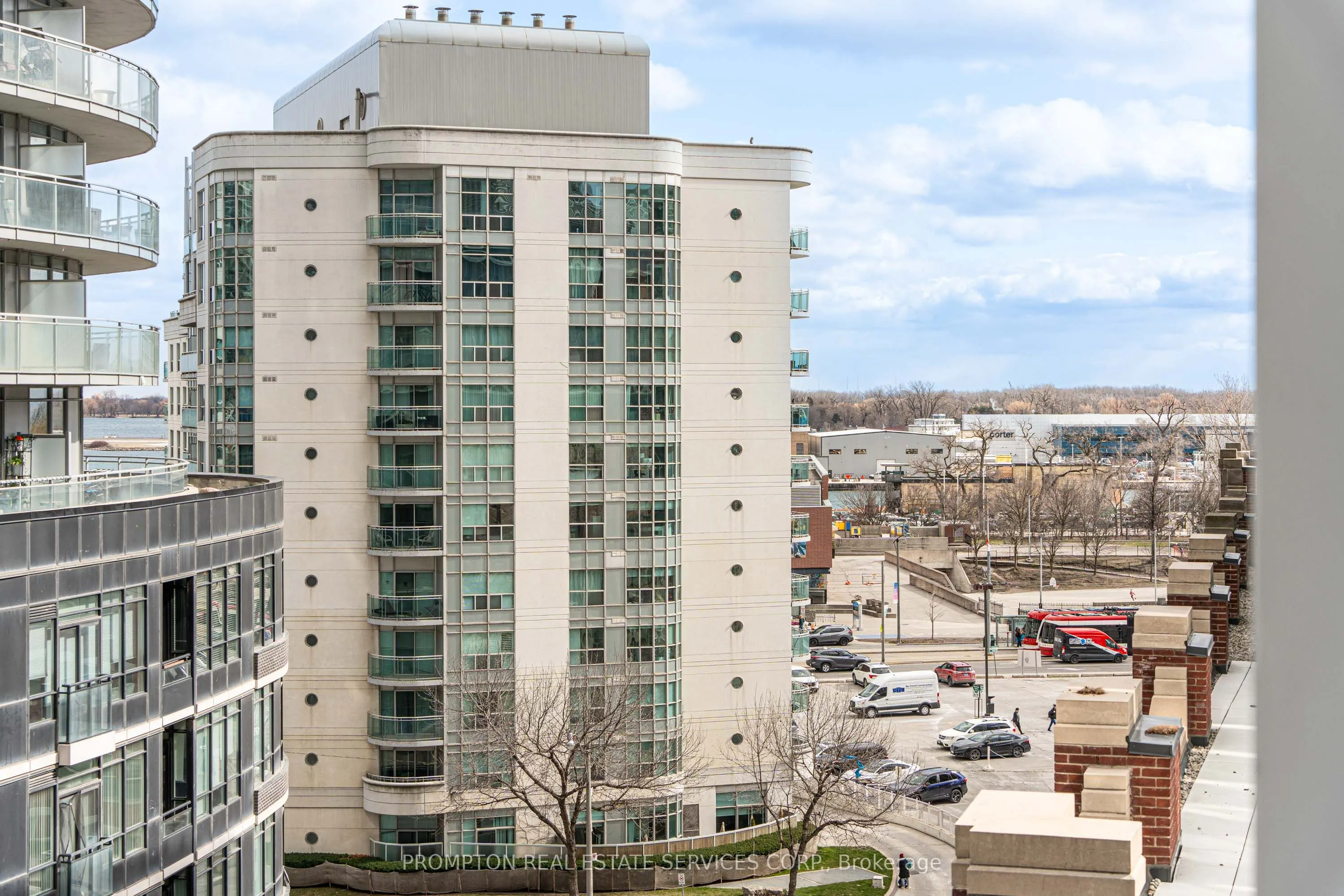 17 Bathurst Street, #612
