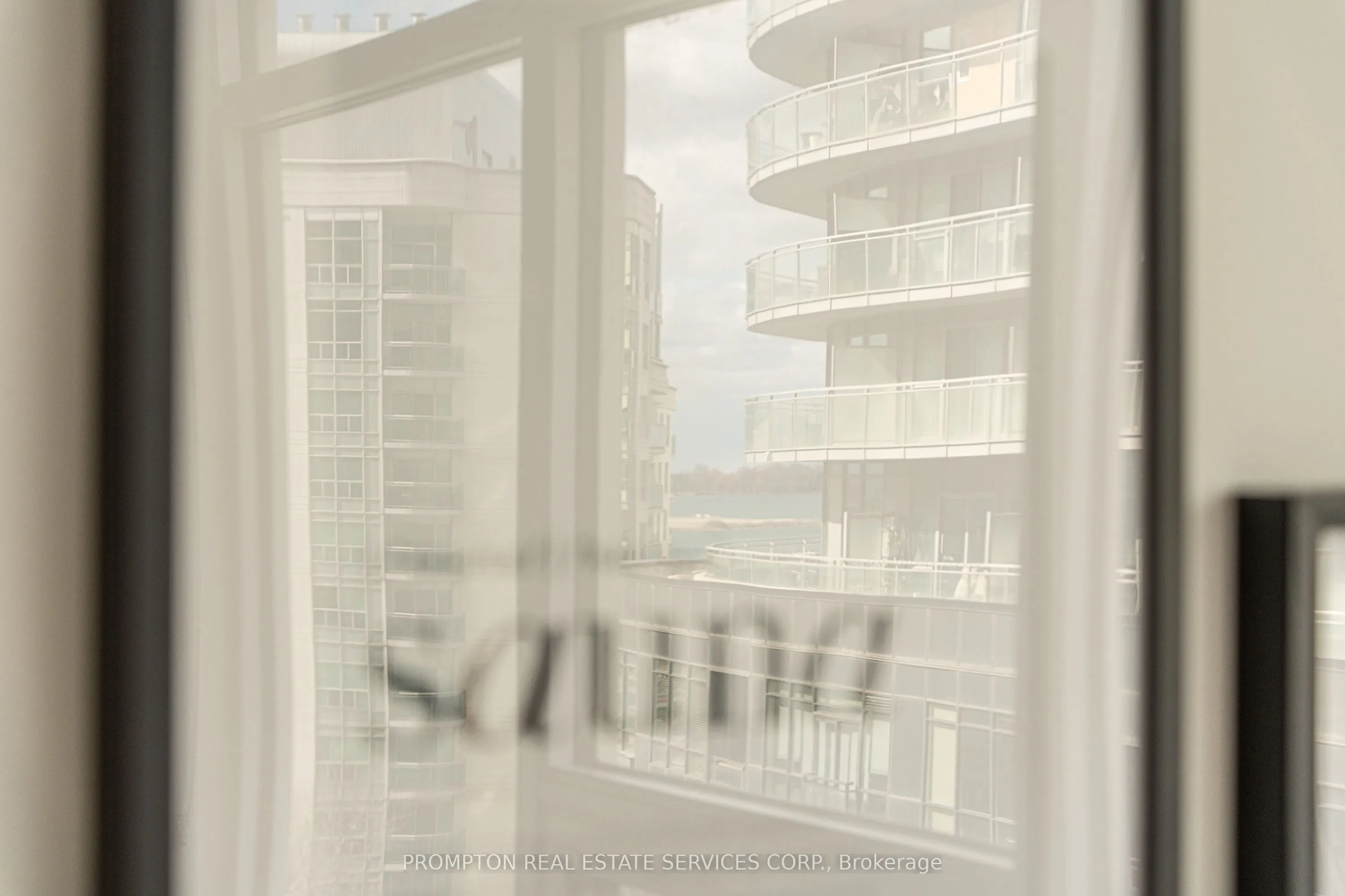 17 Bathurst Street, #612