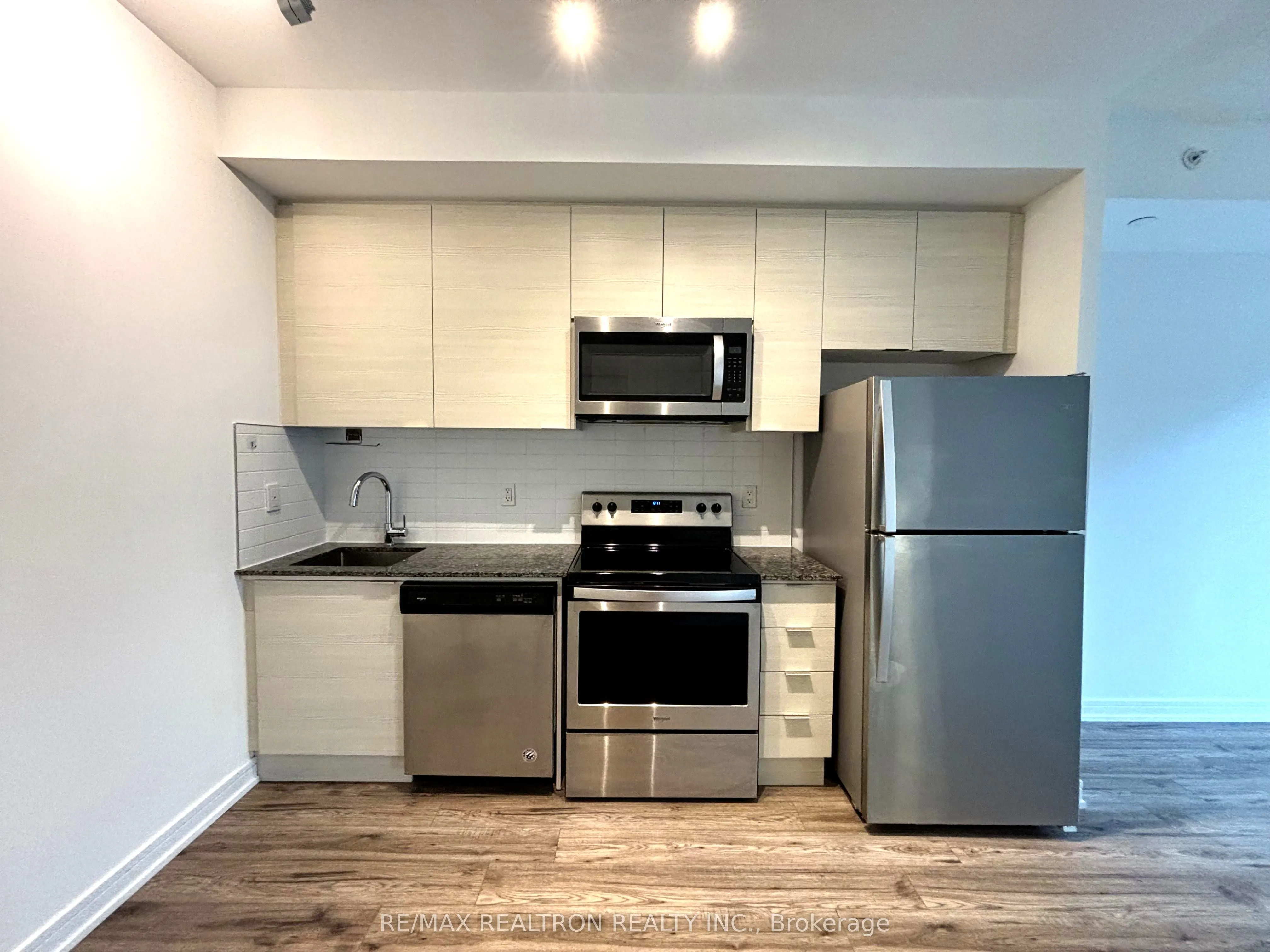 621 Sheppard Avenue E, #617