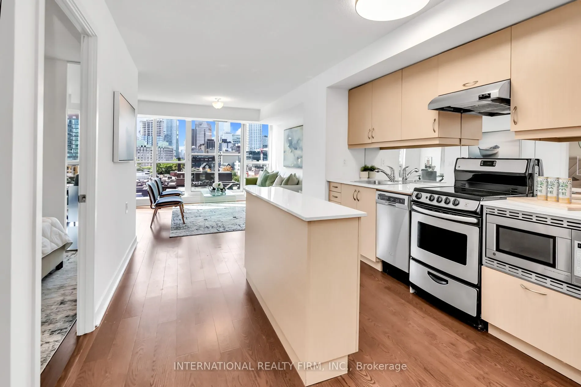 320 Richmond Street E #809
