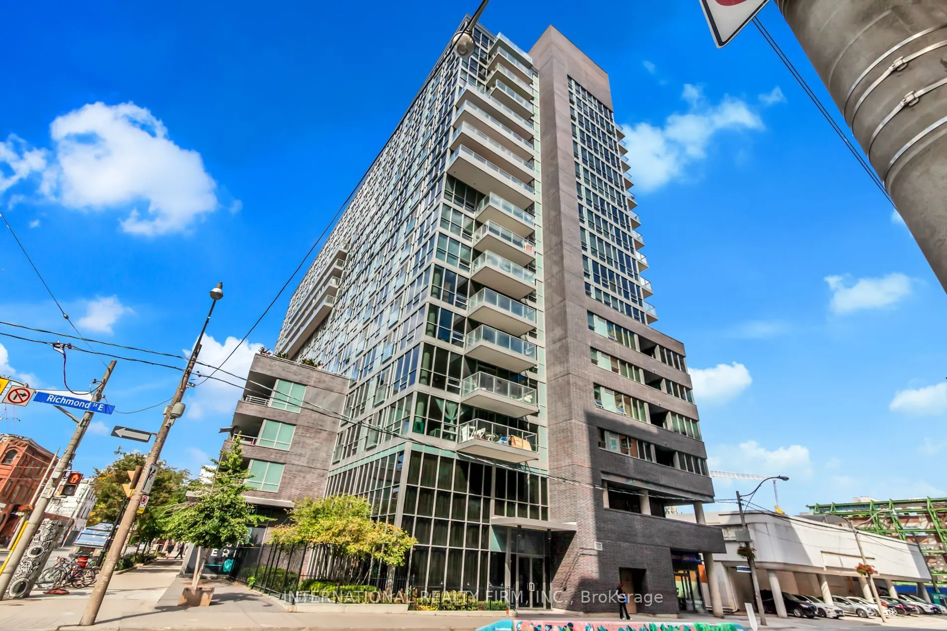 320 Richmond Street E #809