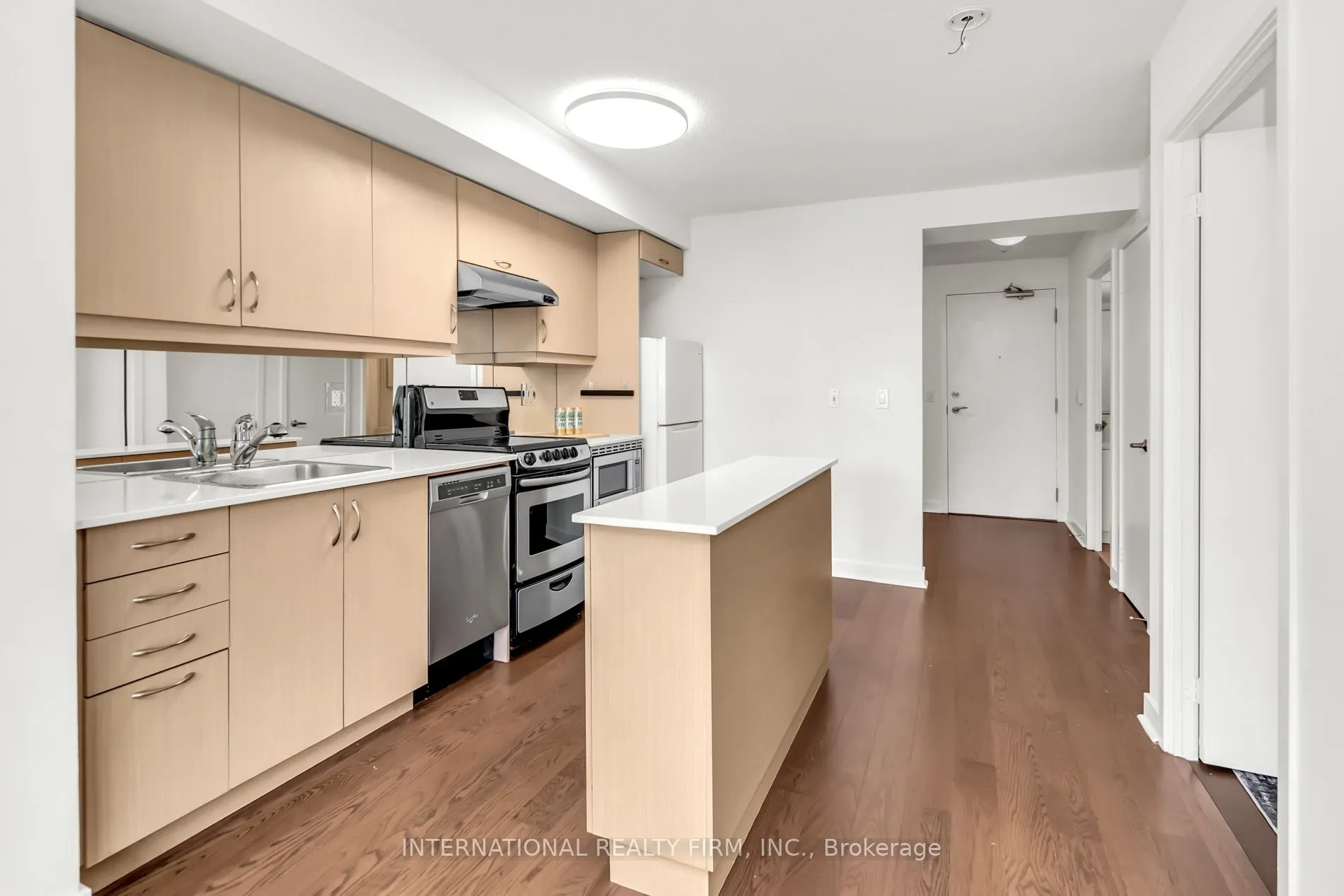 320 Richmond Street E #809