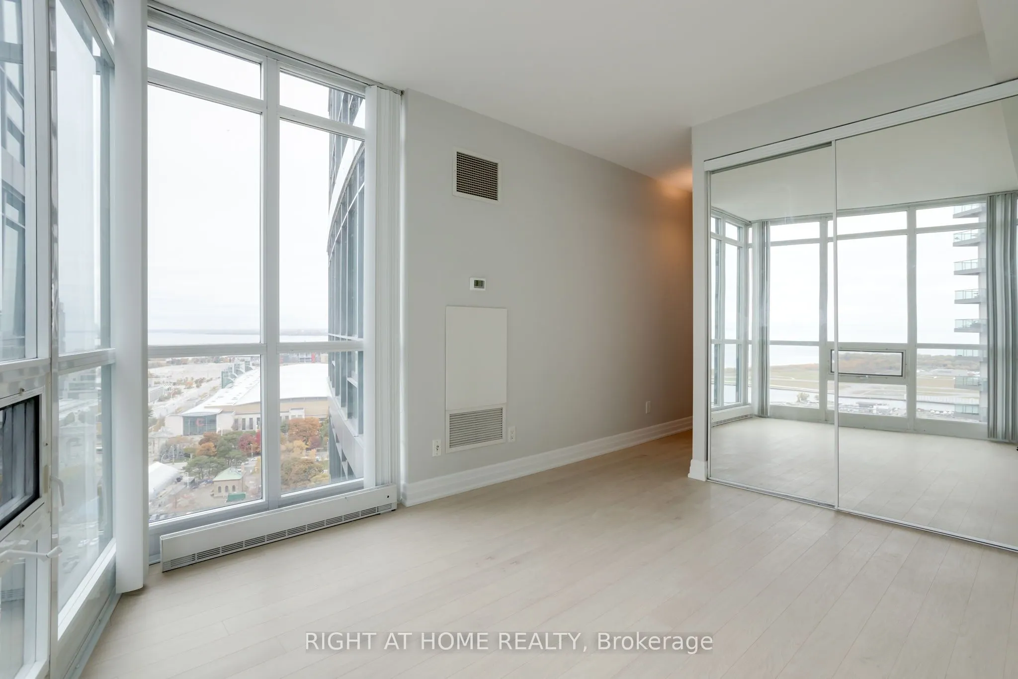 231 Fort York Boulevard #2603