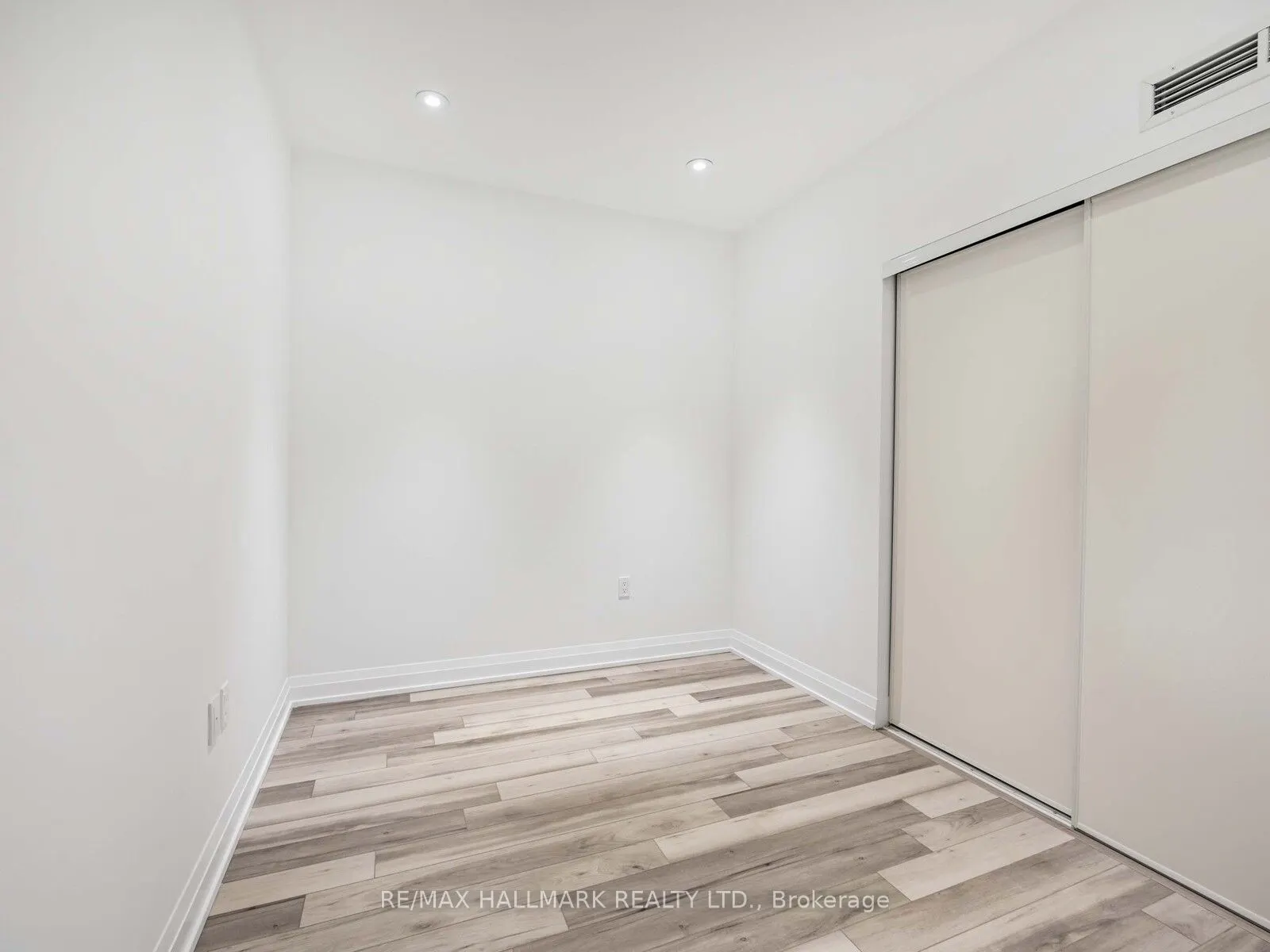 15 Richardson Street, #713