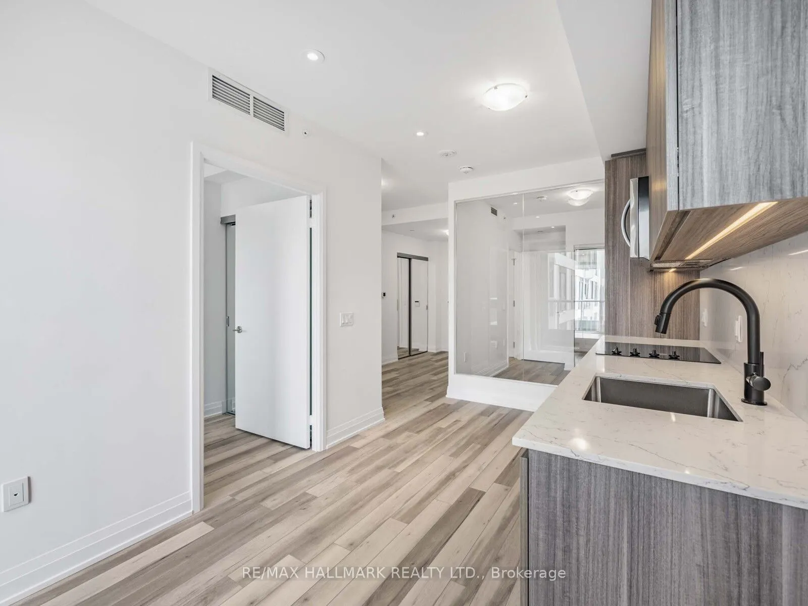 15 Richardson Street, #713