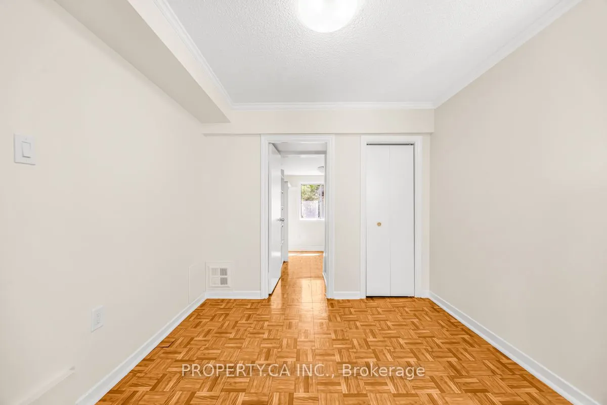 889 Palmerston Avenue