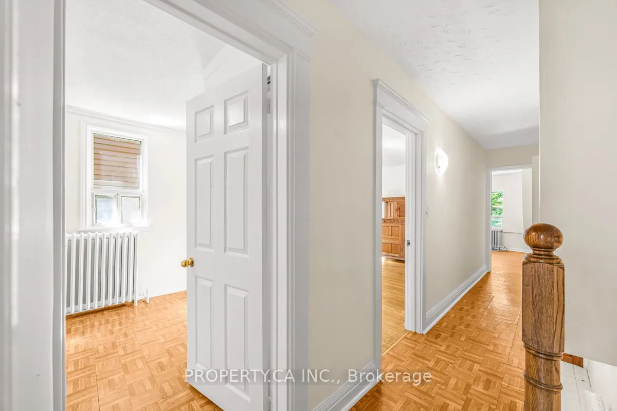 889 Palmerston Avenue