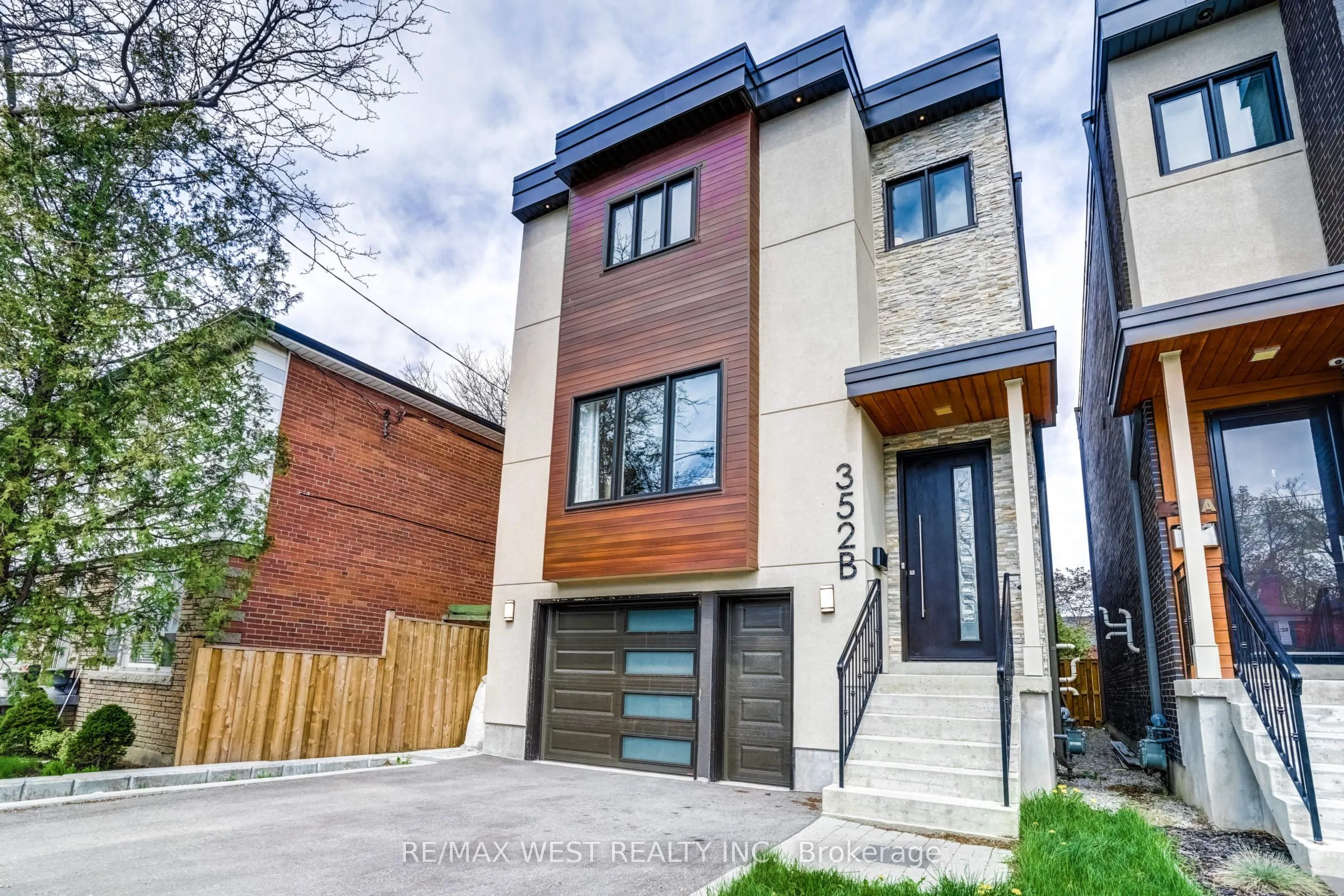 352B Lawrence Avenue W