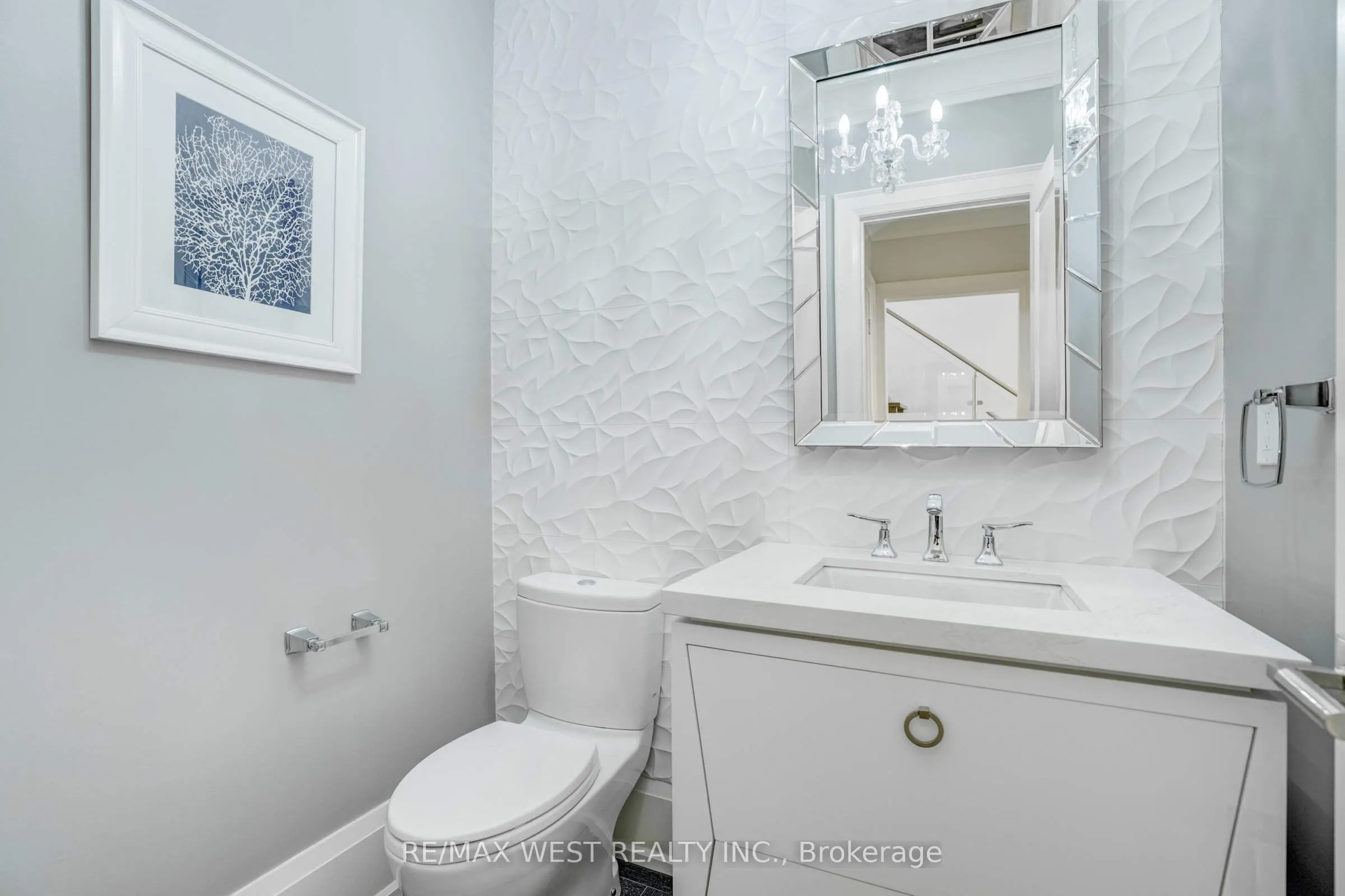 352B Lawrence Avenue W