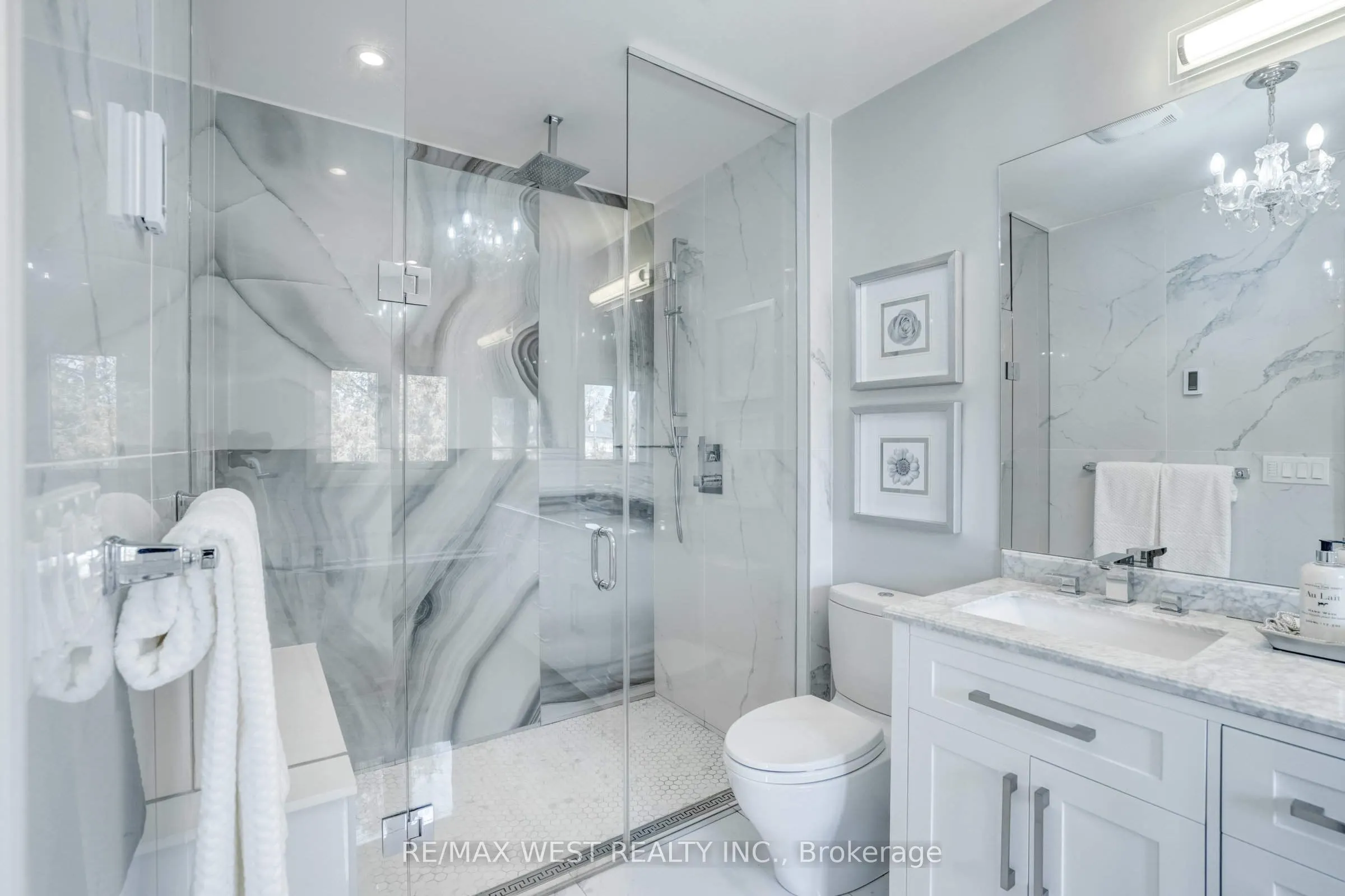 352B Lawrence Avenue W