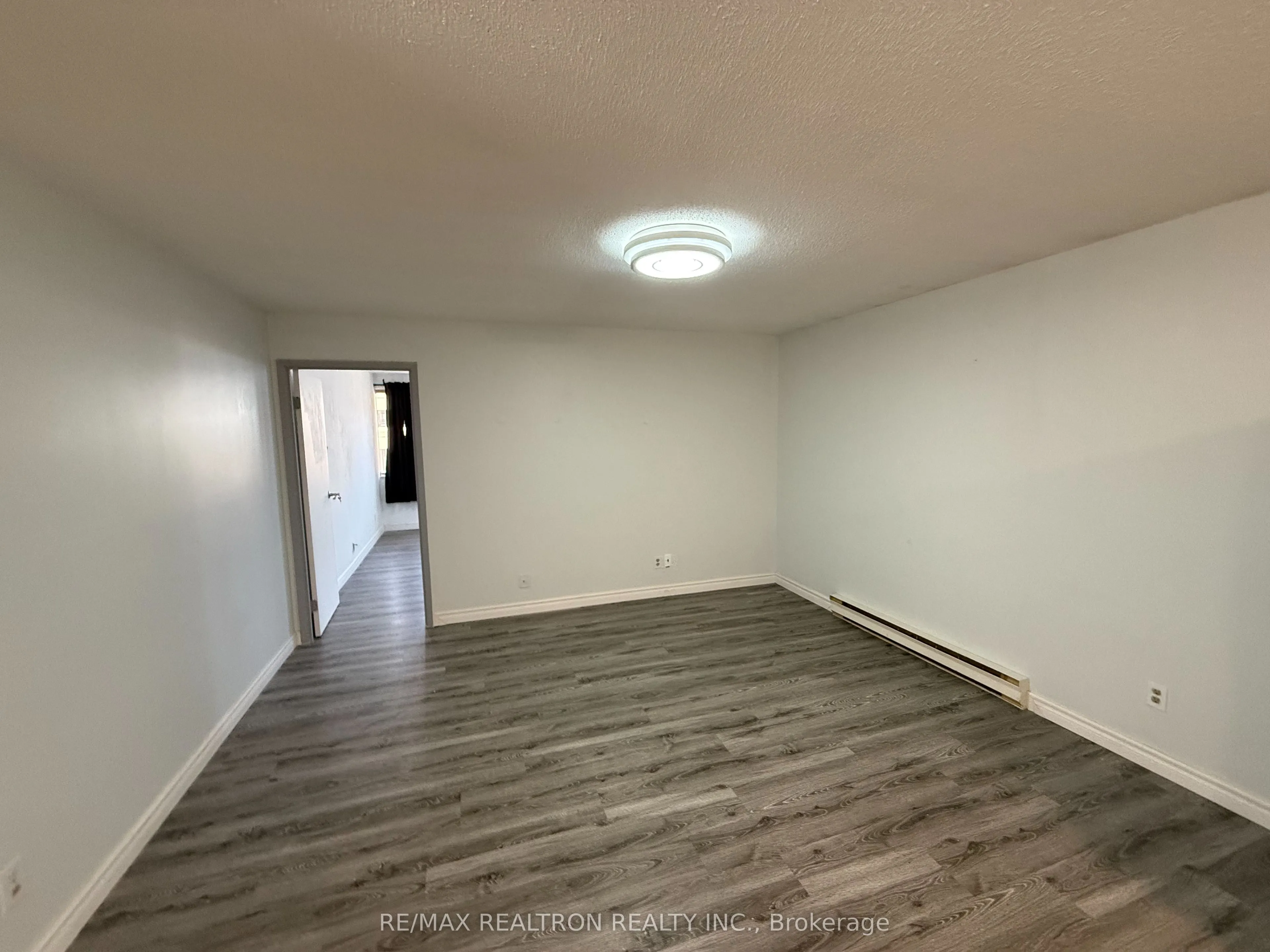 291 Spadina Avenue, #302