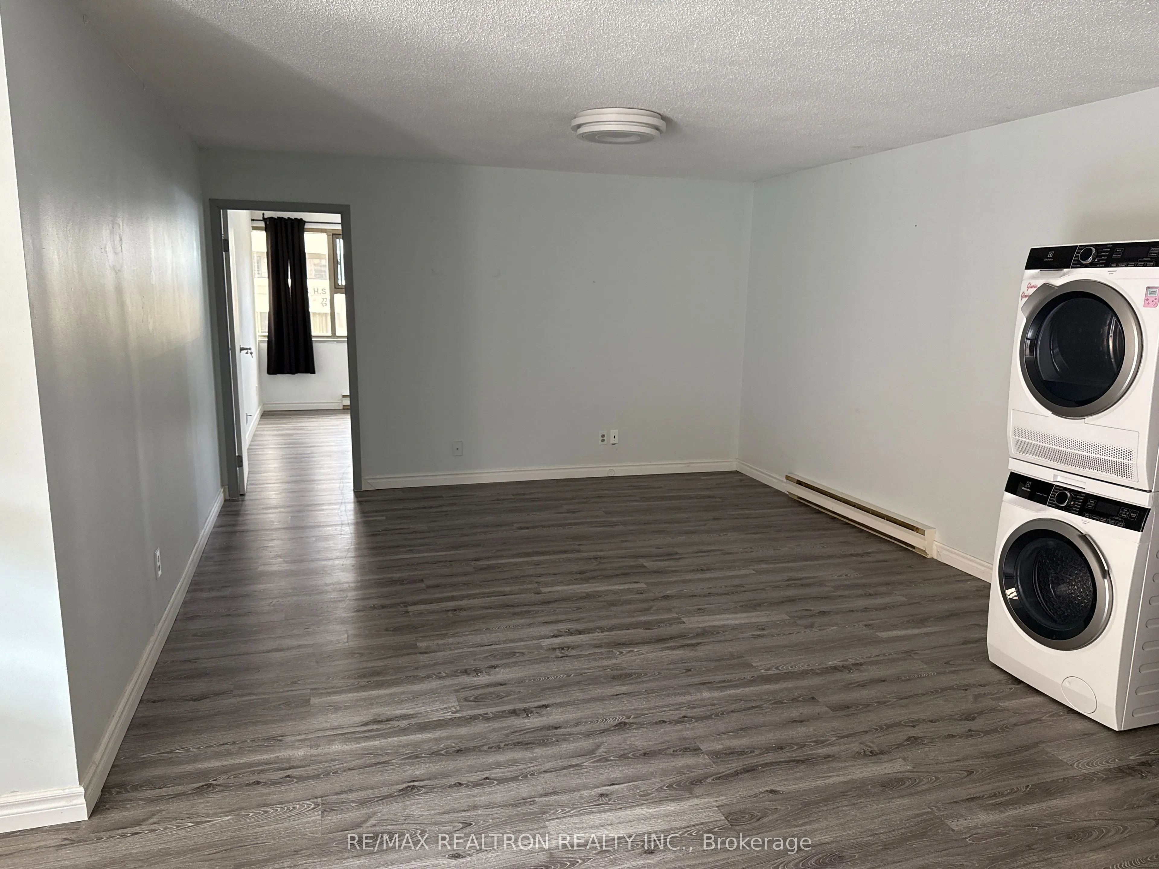 291 Spadina Avenue, #302