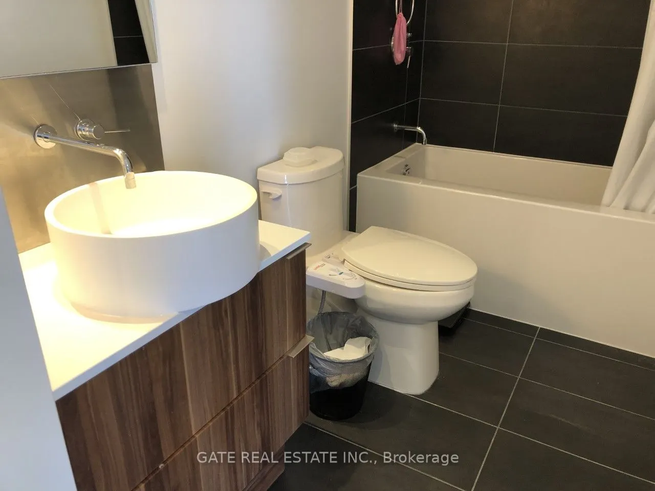 185 Roehampton Avenue, #1802