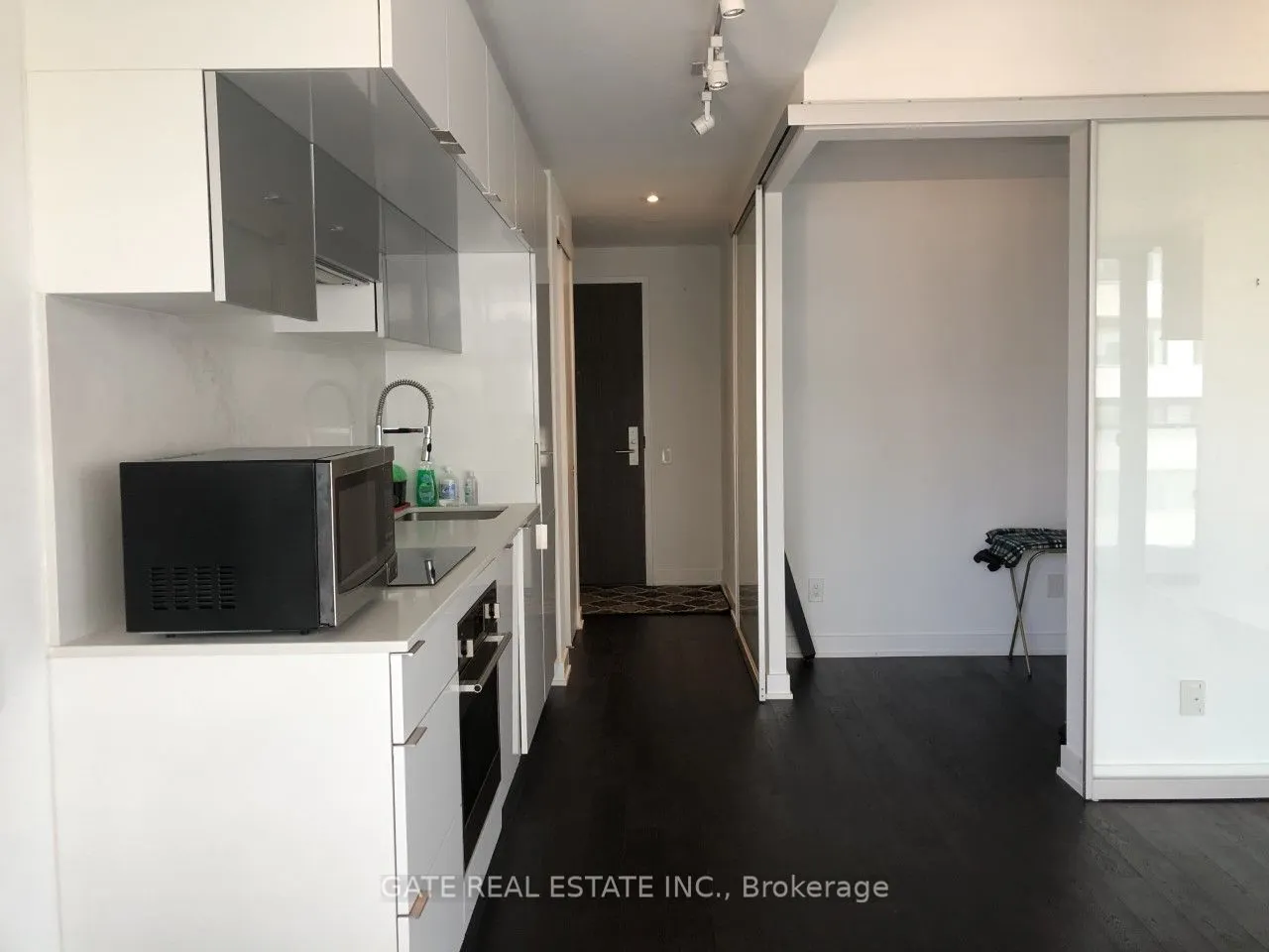185 Roehampton Avenue, #1802