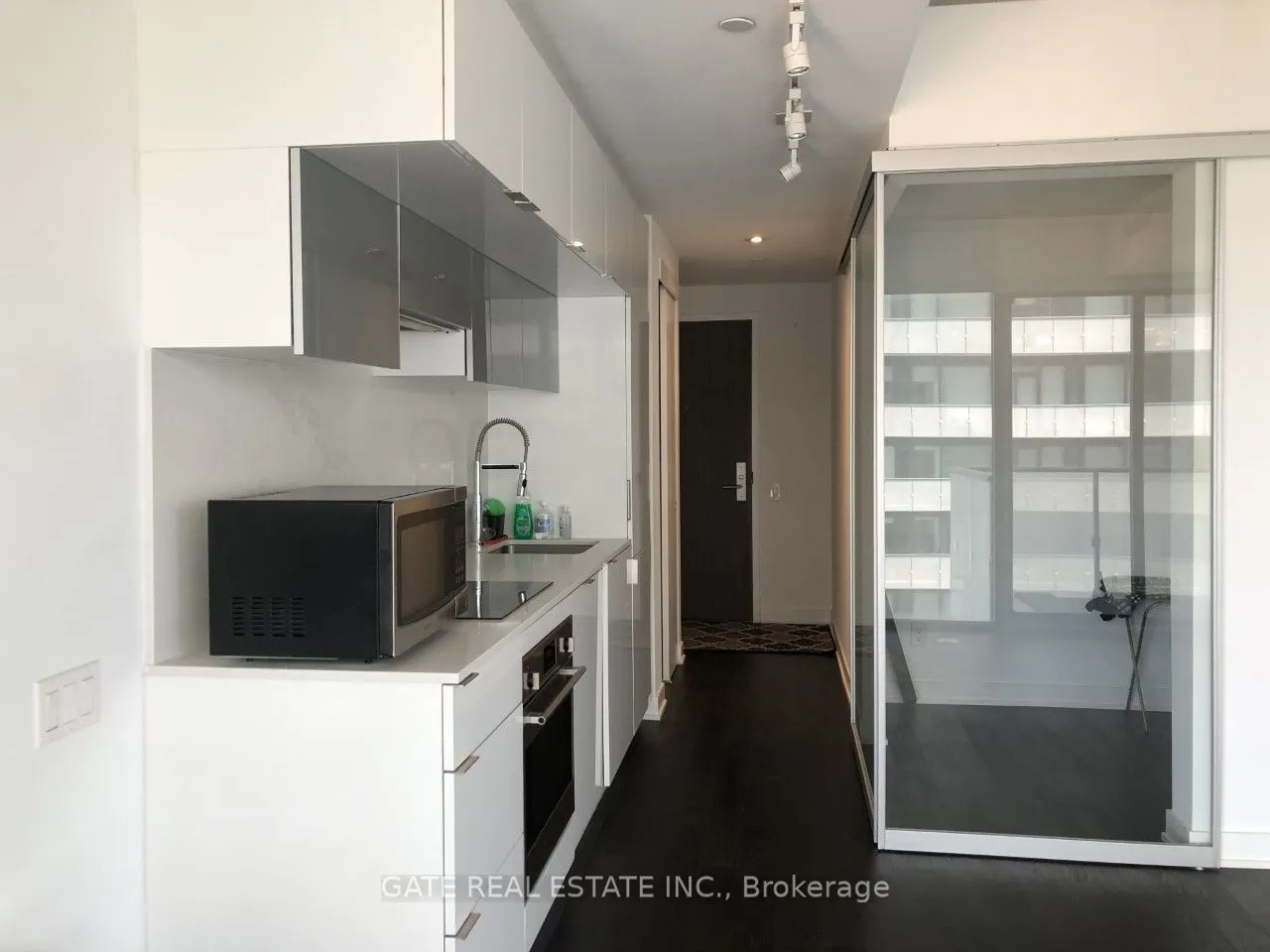 185 Roehampton Avenue, #1802