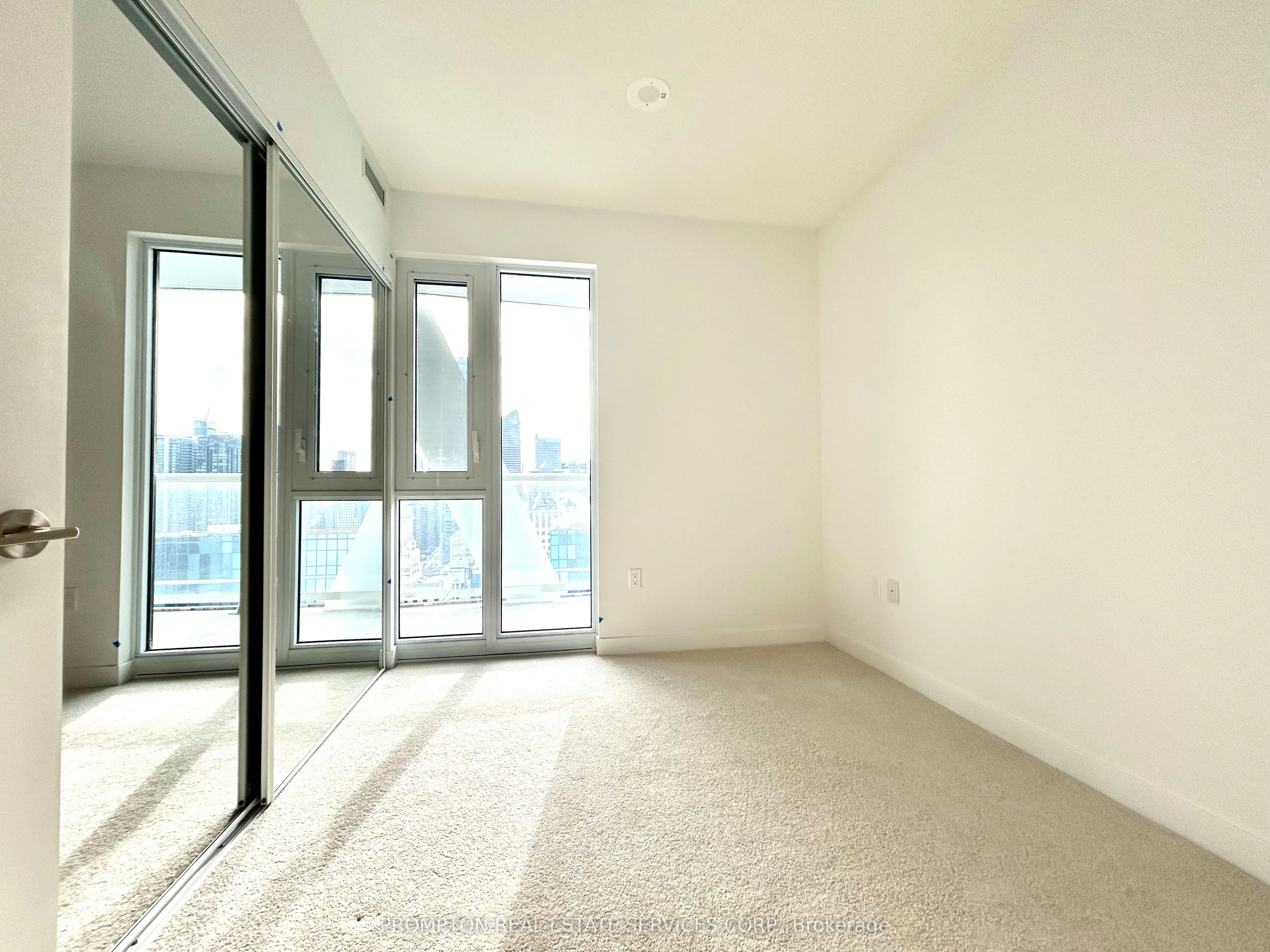 230 Simcoe Street, #2714