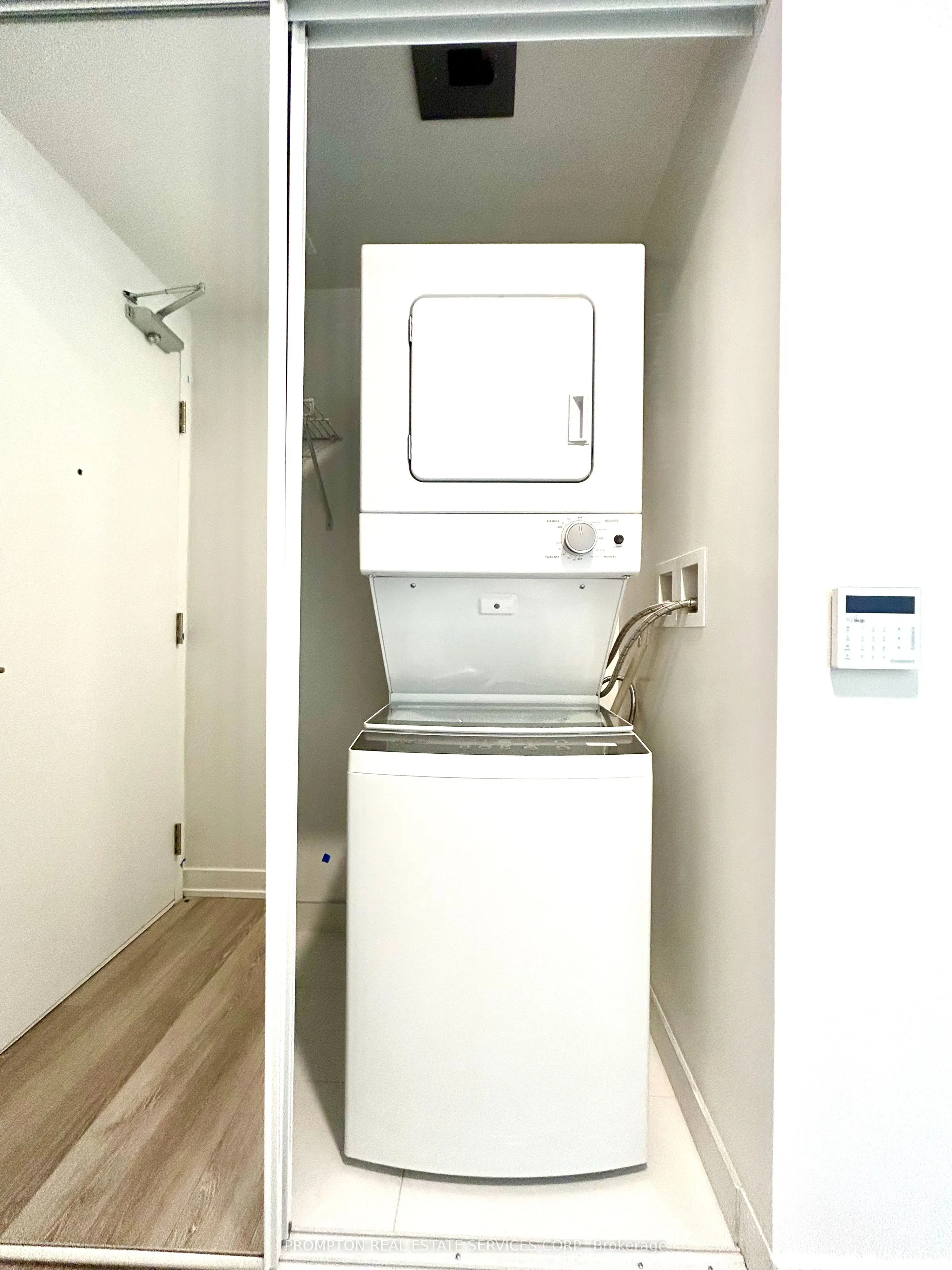 230 Simcoe Street, #2714