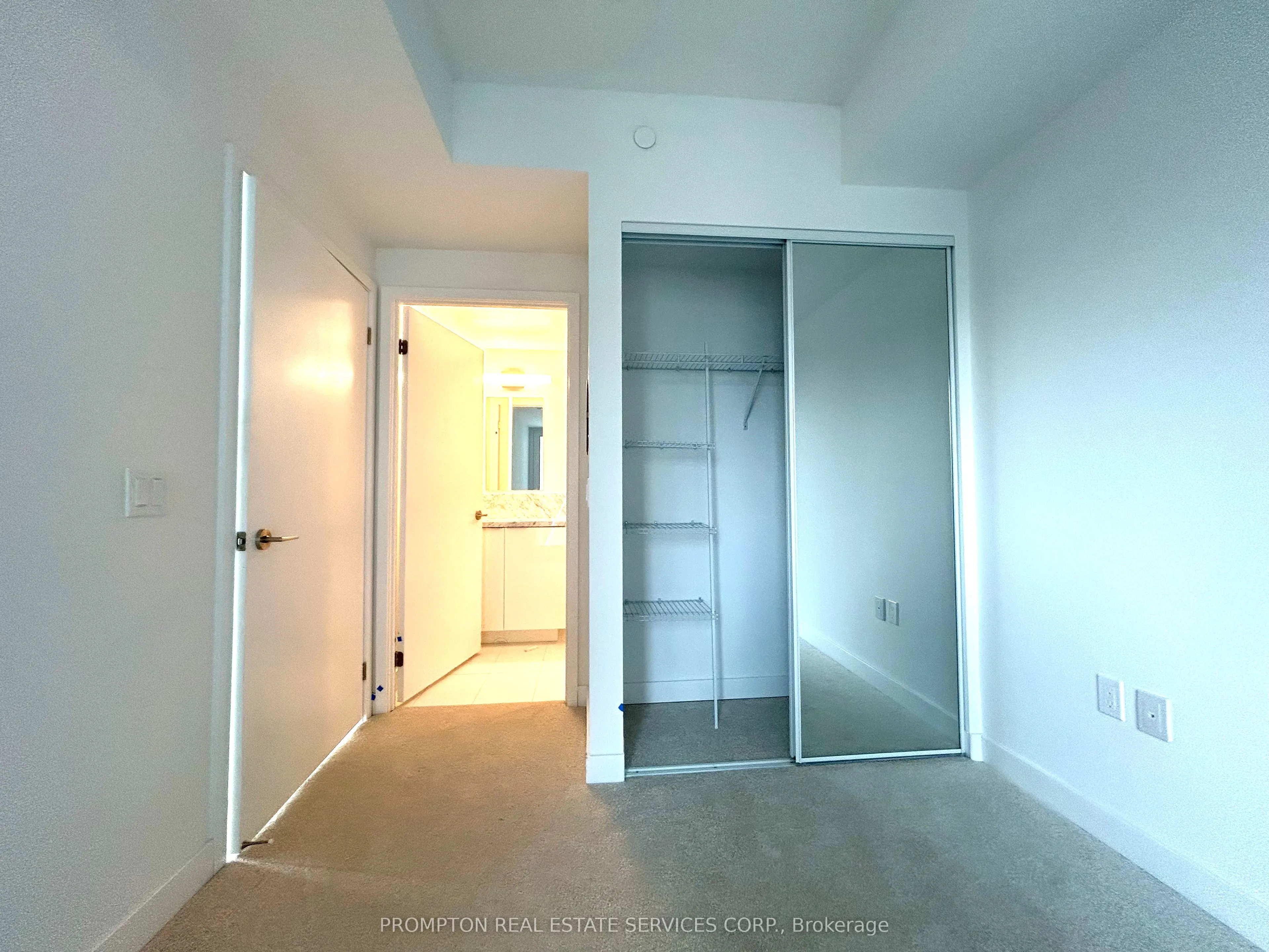 230 Simcoe Street, #2714