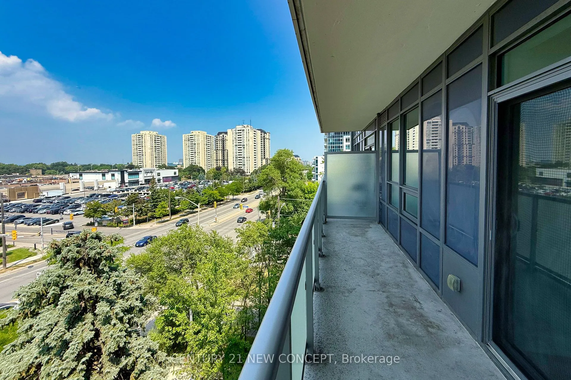 7 Kenaston Gardens, #323
