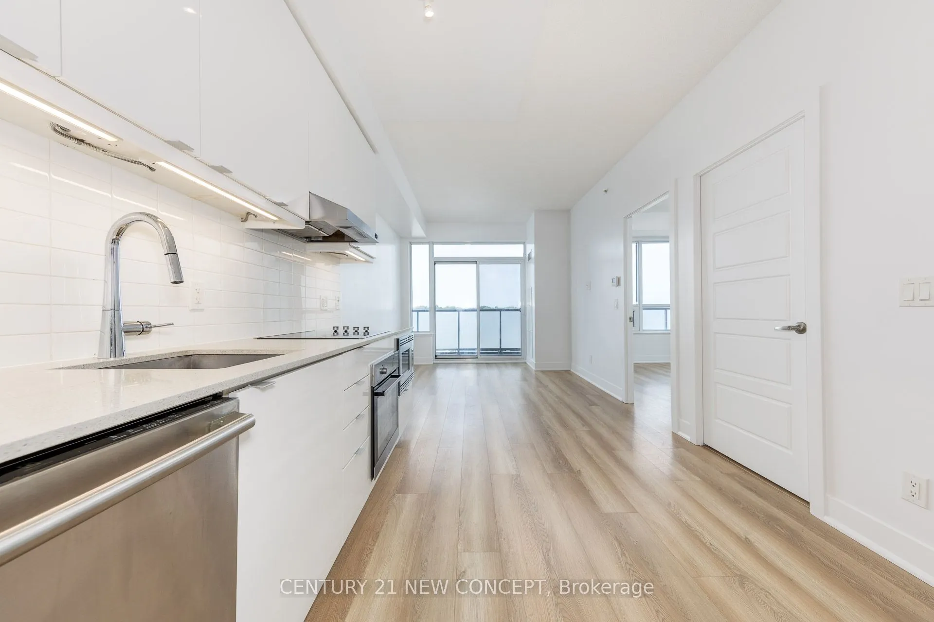 7 Kenaston Gardens, #323