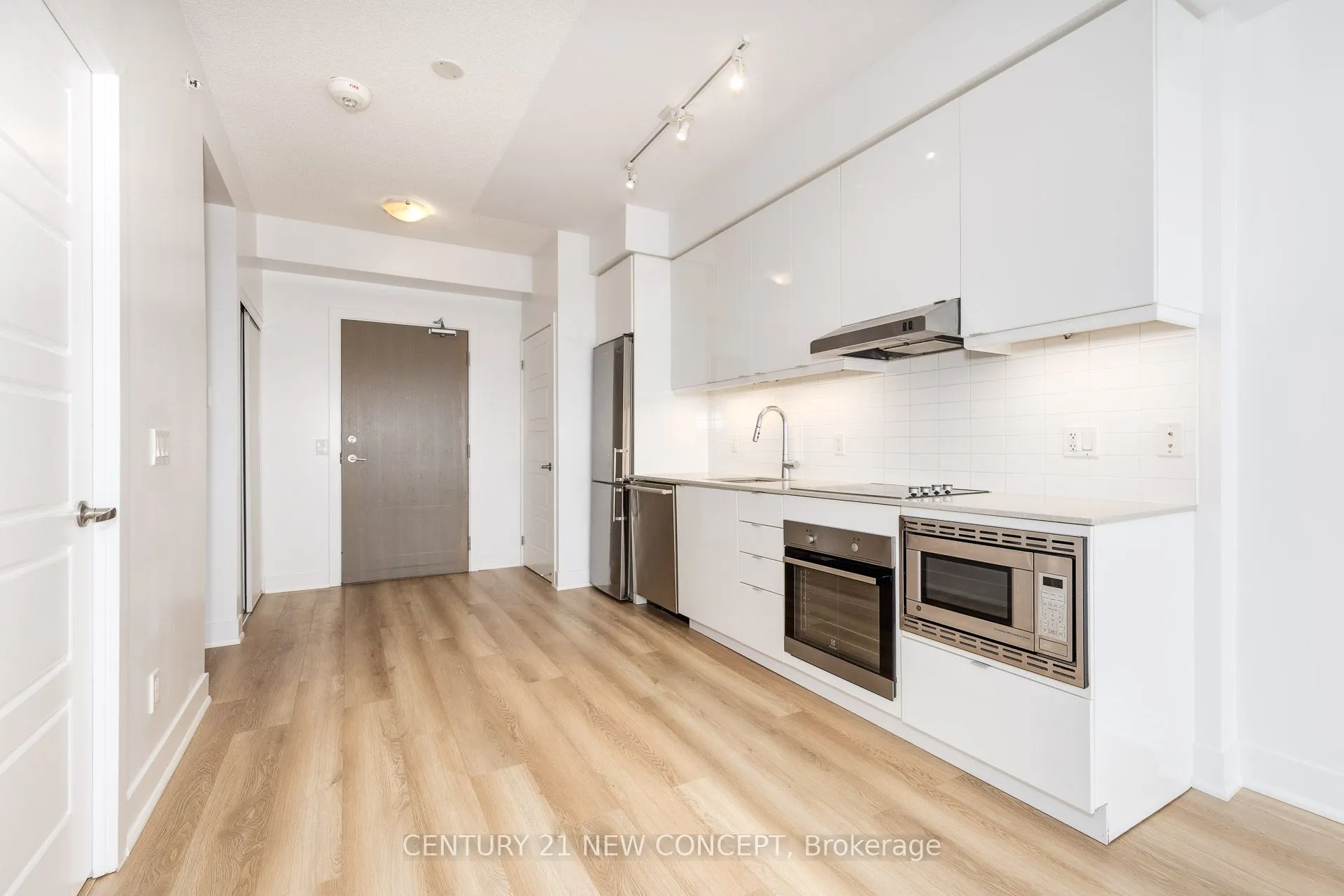 7 Kenaston Gardens, #323
