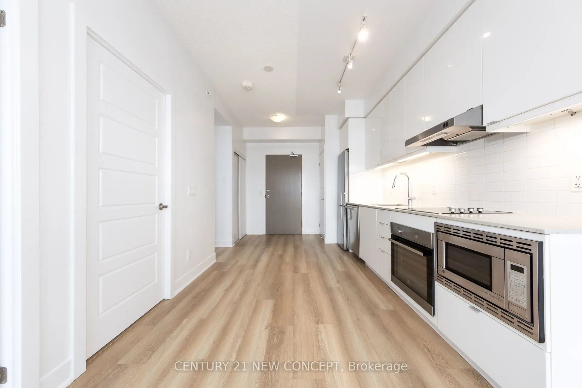 7 Kenaston Gardens, #323